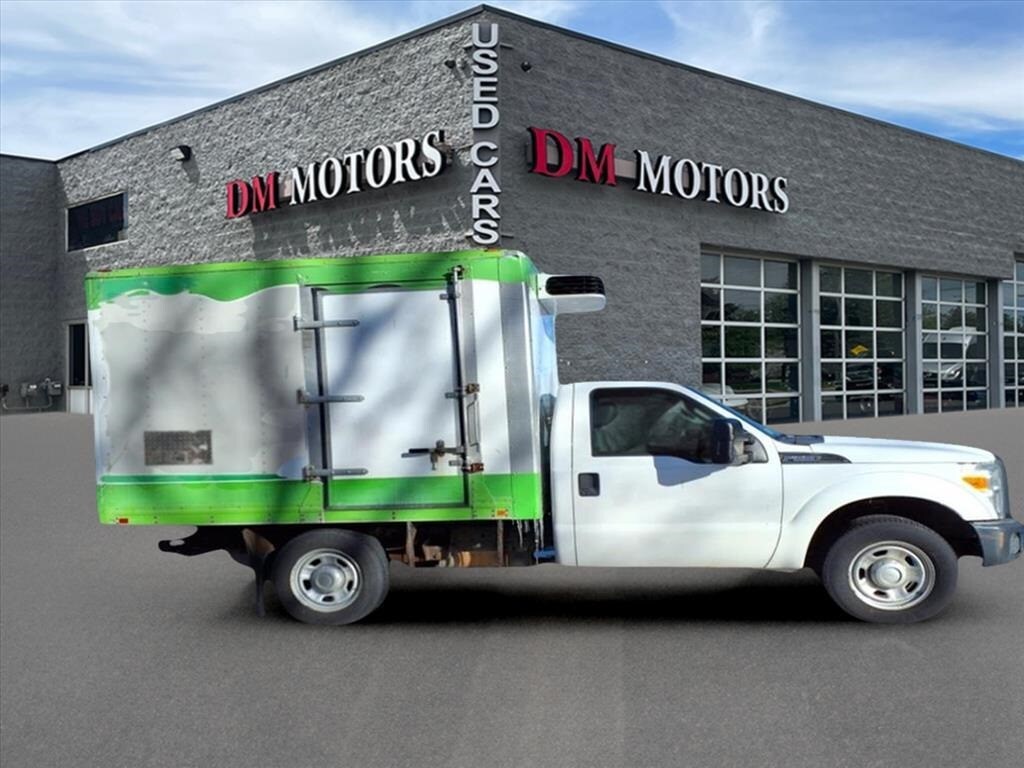 2014 Ford F-350 Super Duty Chassis Cab XL