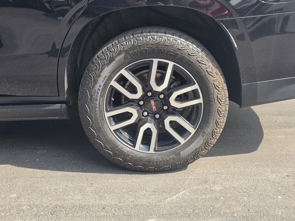 Used 2024 GMC Yukon AT4 SUV