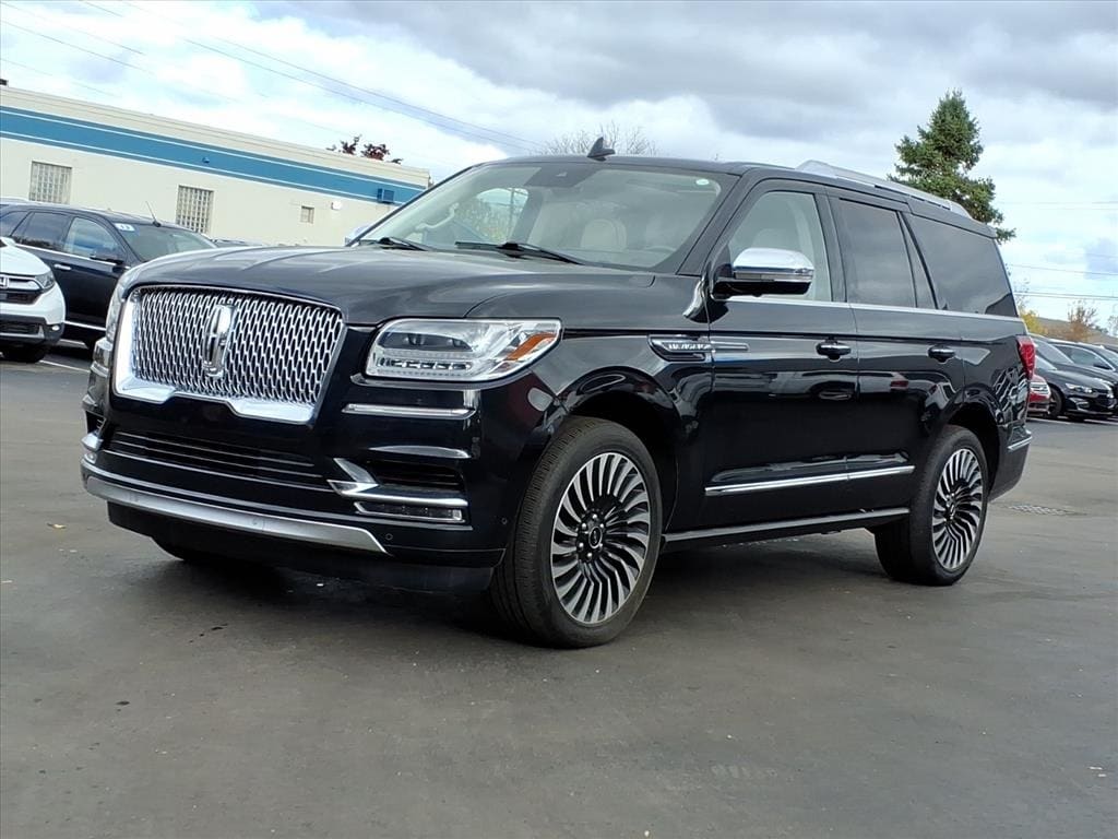 2021 Lincoln Navigator Black Label's photo