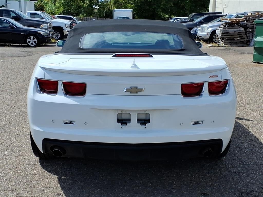 2011 Chevrolet Camaro 2LT photo 3