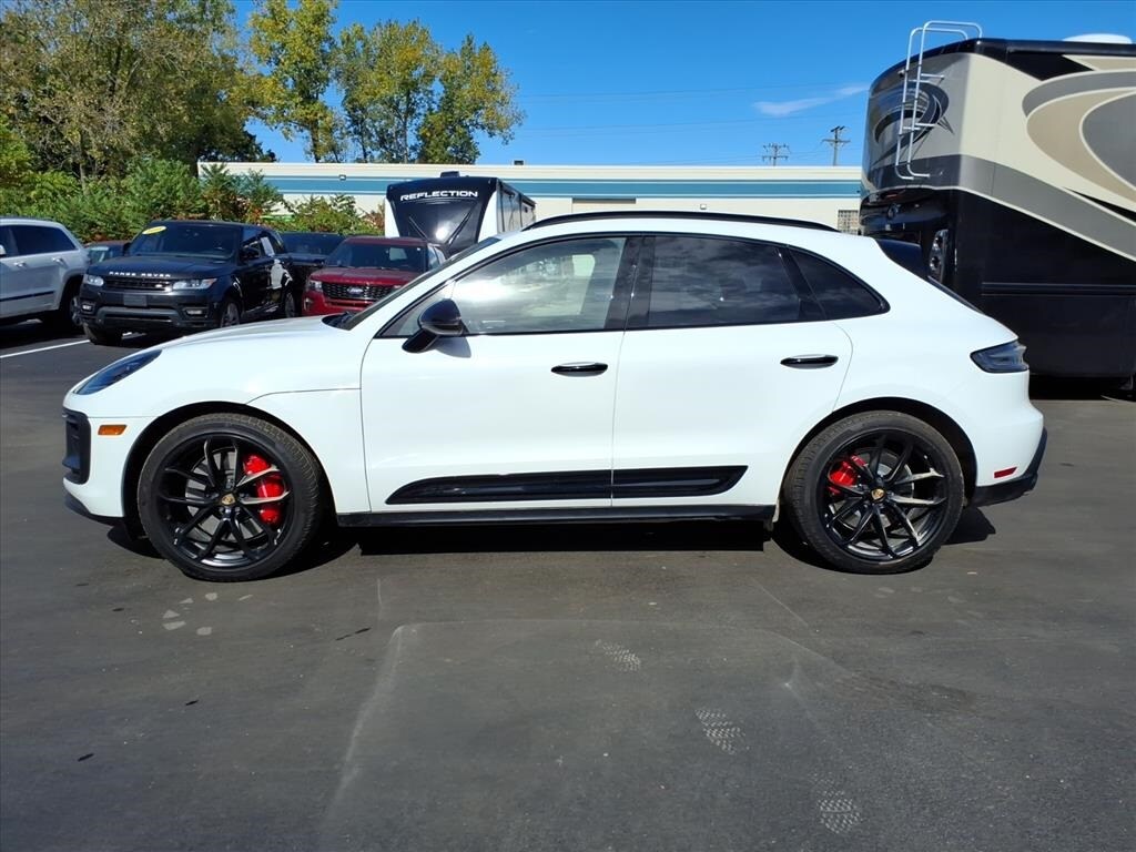 2023 Porsche Macan GTS photo 2