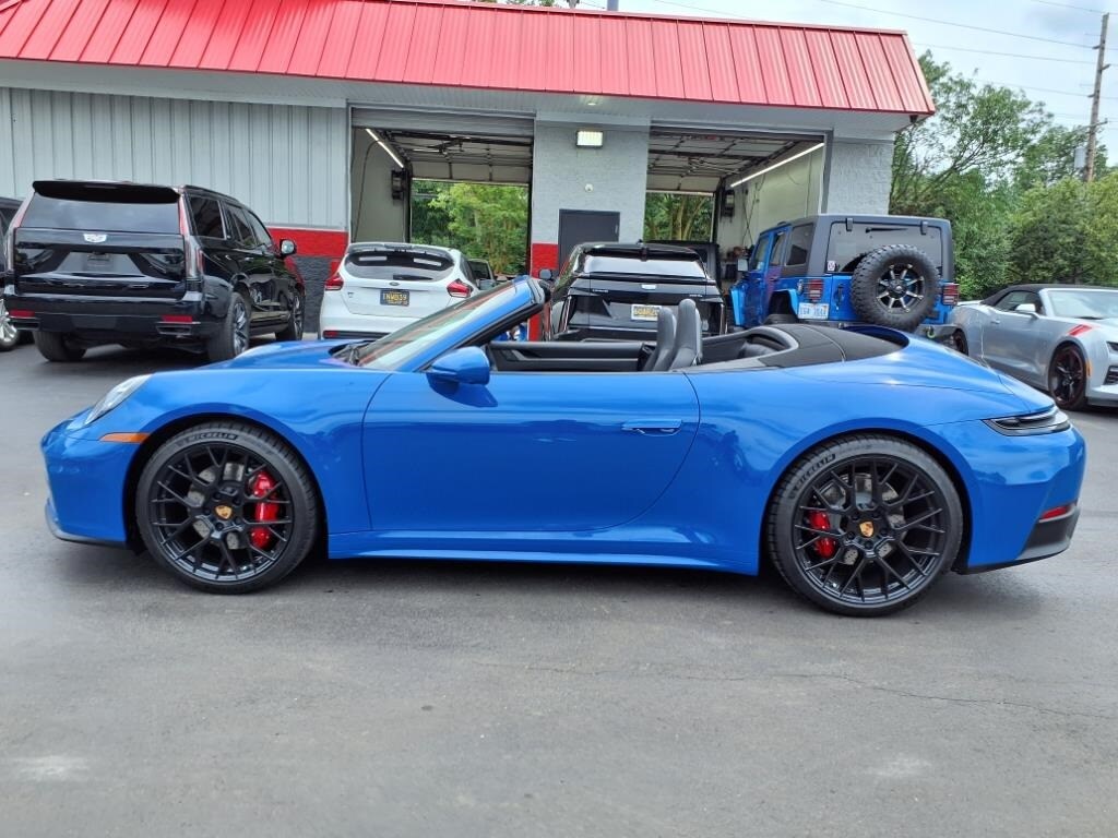 2025 Porsche 911 photo 2