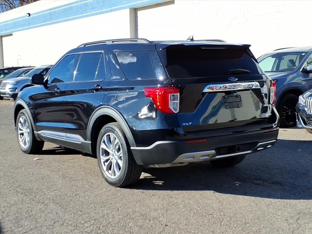 2022 Ford Explorer XLT photo 2
