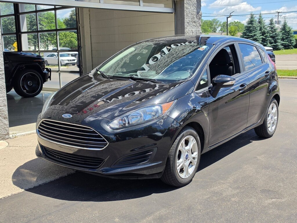 Used 2015 Ford Fiesta SE Hatchback