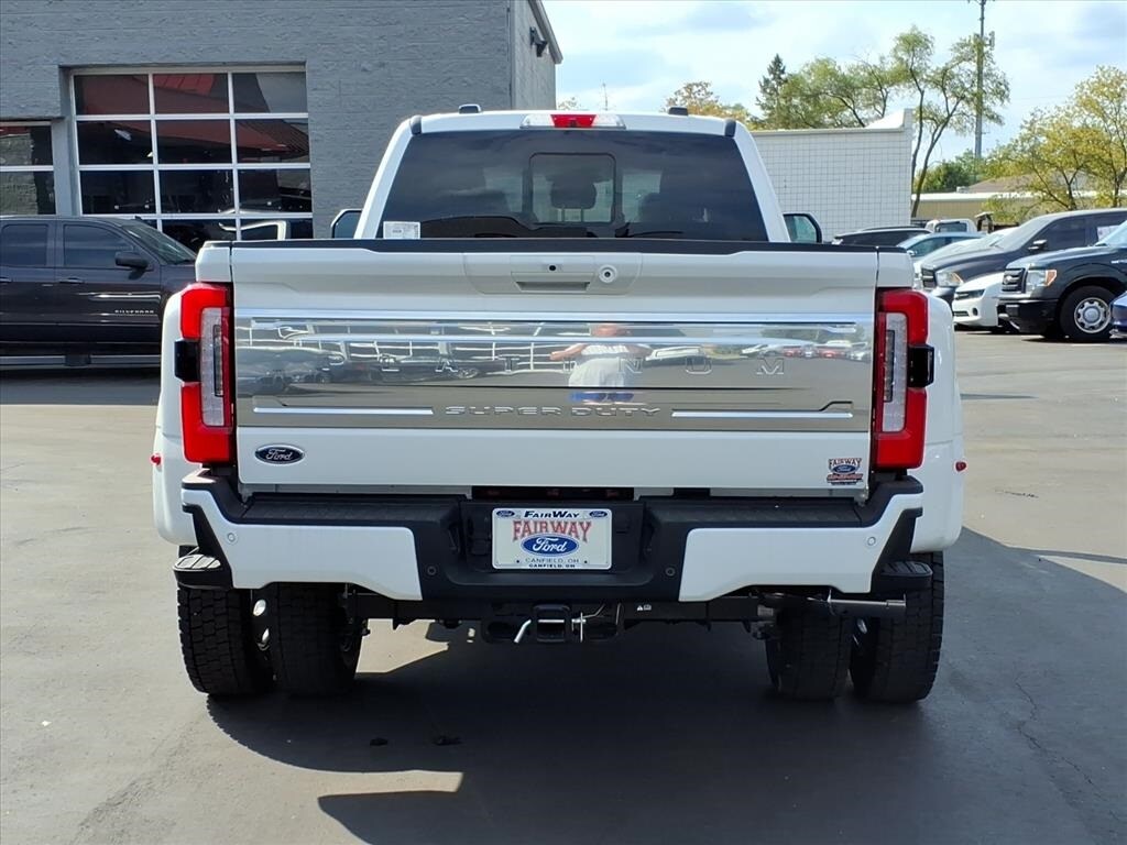 2025 Ford F-450 photo 4
