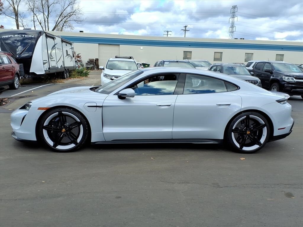 2024 Porsche Taycan Turbo S photo 2