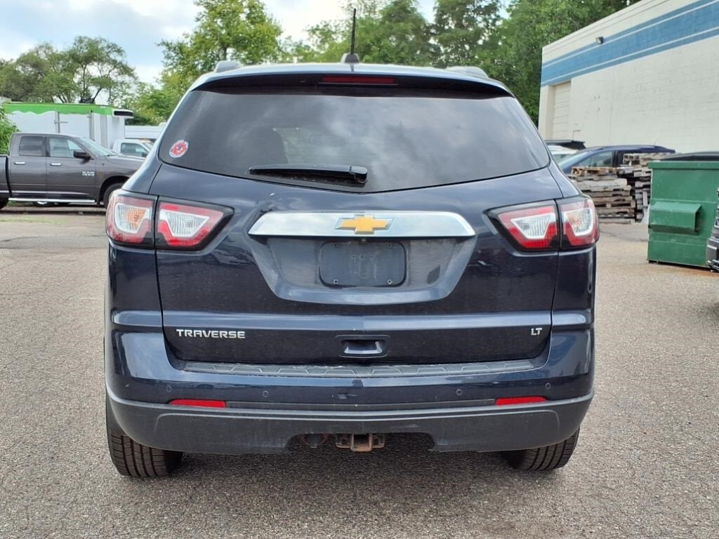 2017 Chevrolet Traverse 1LT photo 4