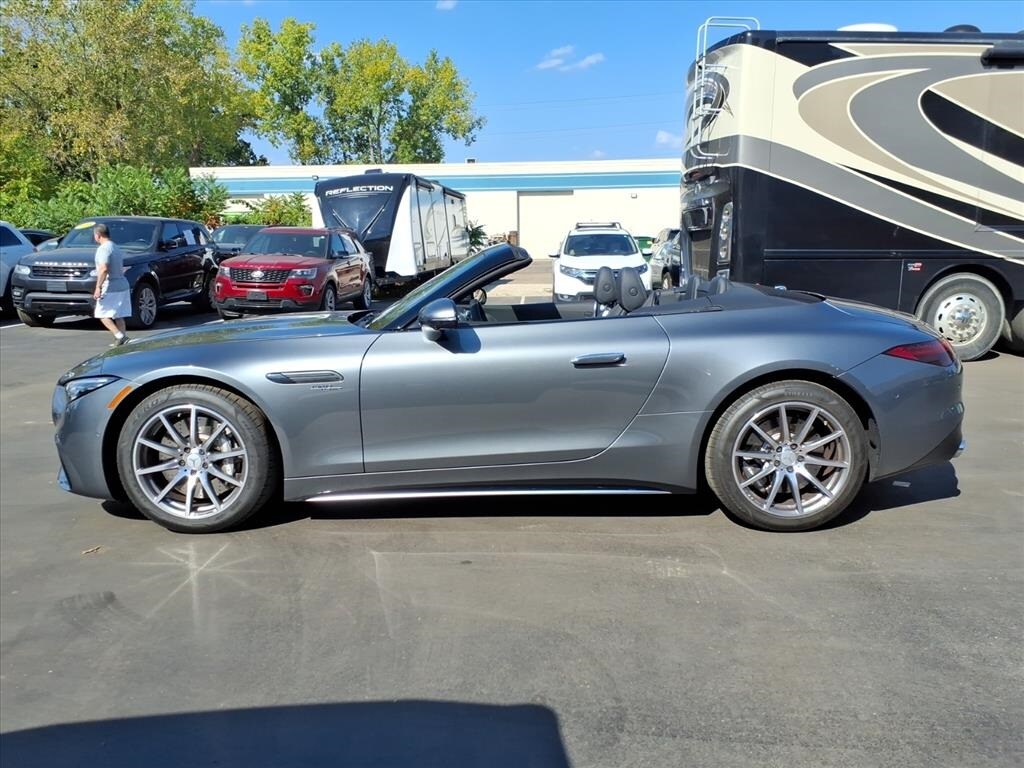 2023 Mercedes Benz SL 43 AMG photo 2