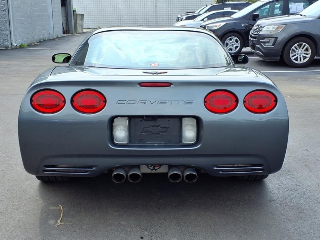 2004 Chevrolet Corvette Coupe photo 4