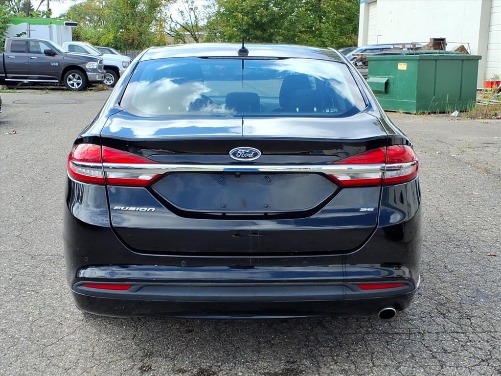 Used 2018 Ford Fusion SE Sedan