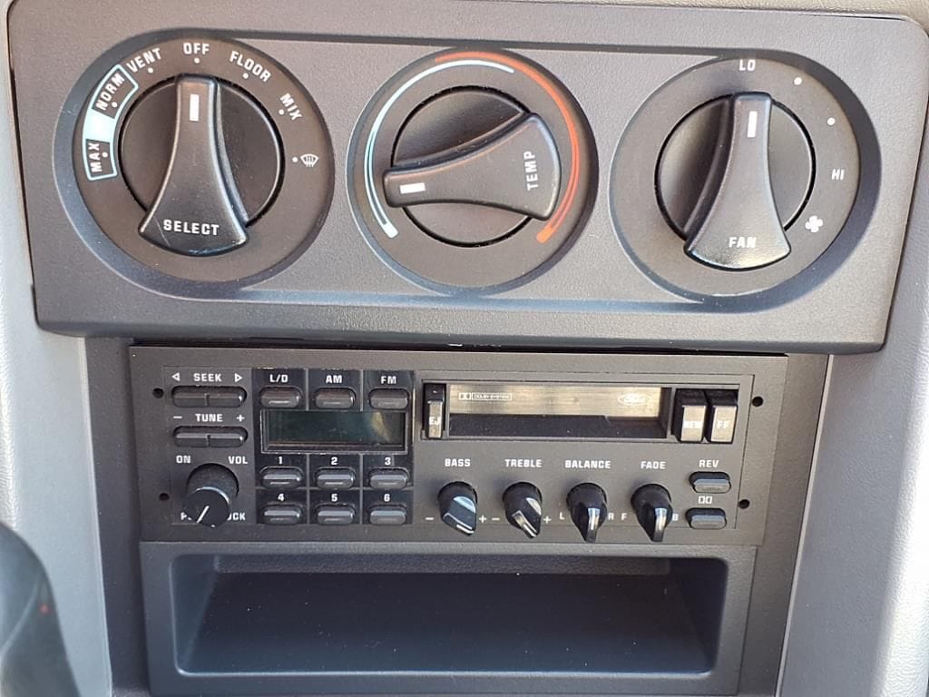 1988 Ford Mustang - Photo 14
