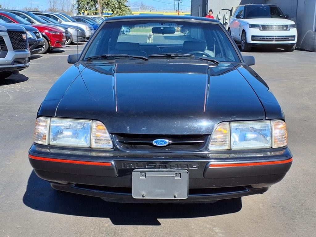 1988 Ford Mustang - Photo 8