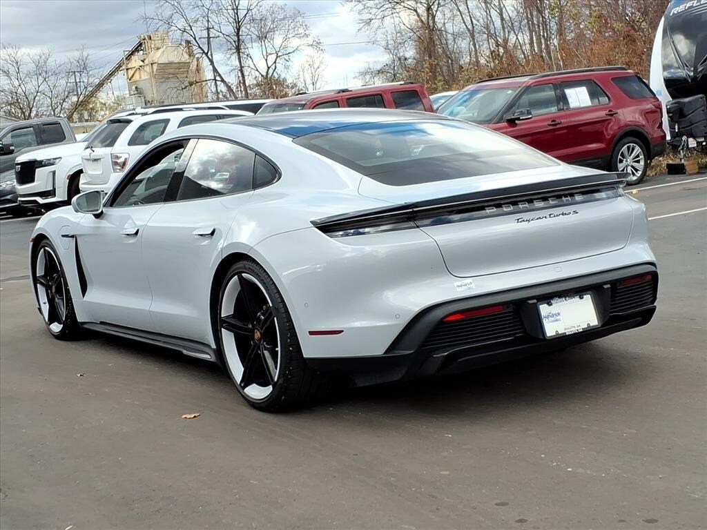 2024 Porsche Taycan Turbo S photo 3