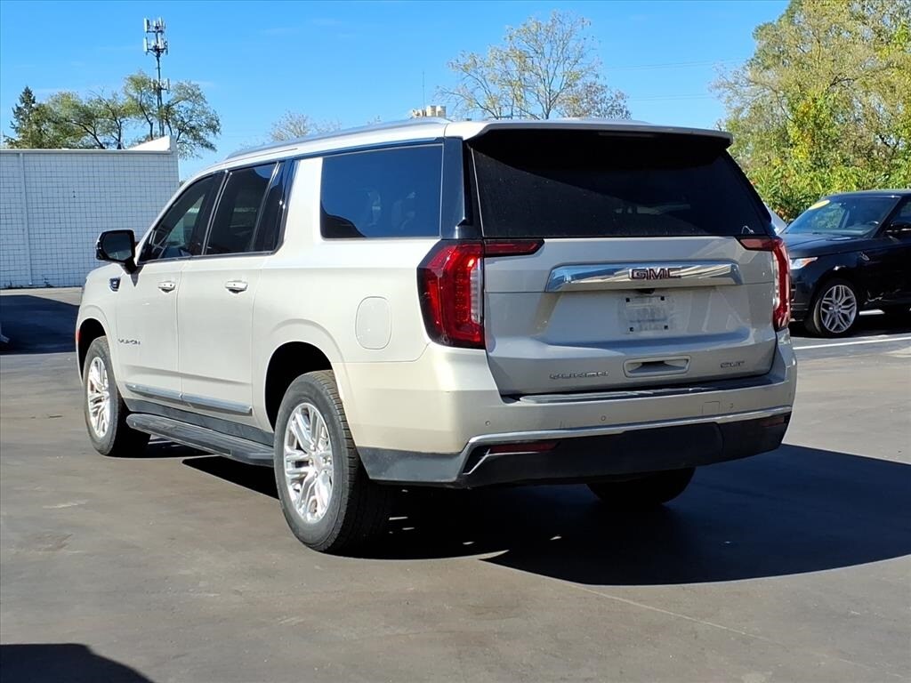 2022 Gmc Yukon XL SLT photo 3