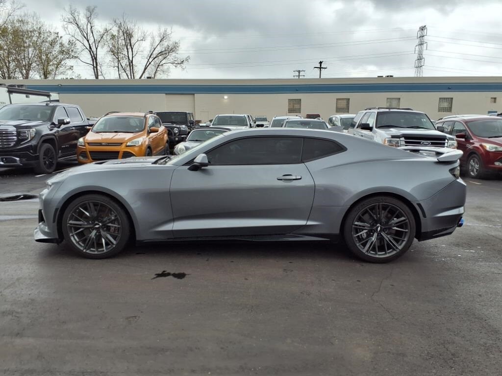 2019 Chevrolet Camaro ZL1 photo 2