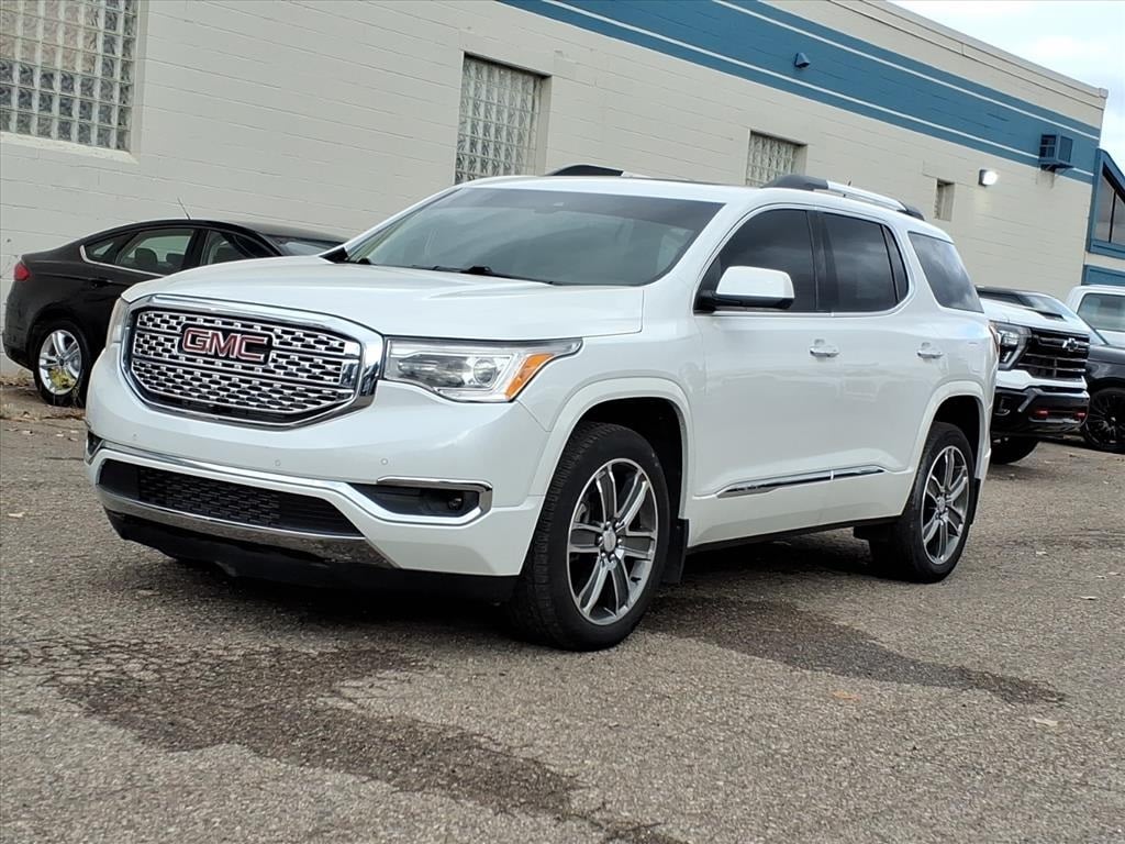 2019 GMC Acadia Denali's photo