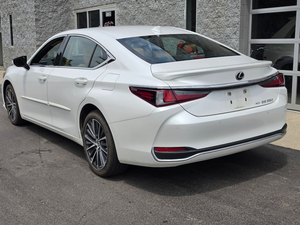 Used 2022 Lexus ES 250 Sedan