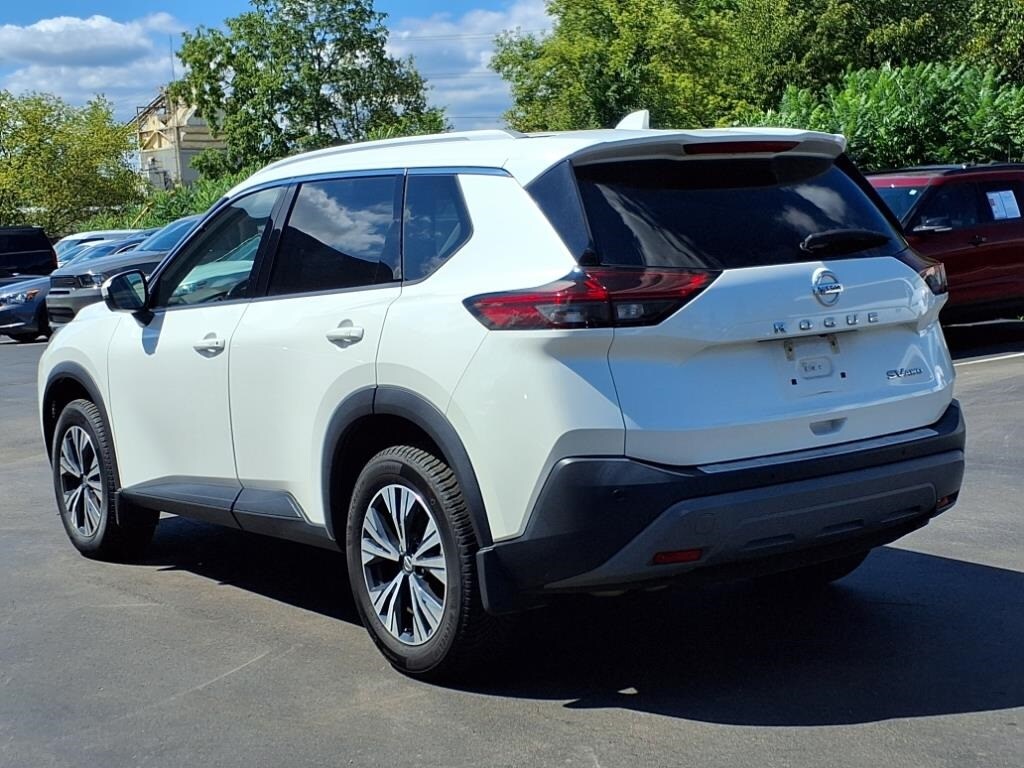 2021 Nissan Rogue SV photo 2