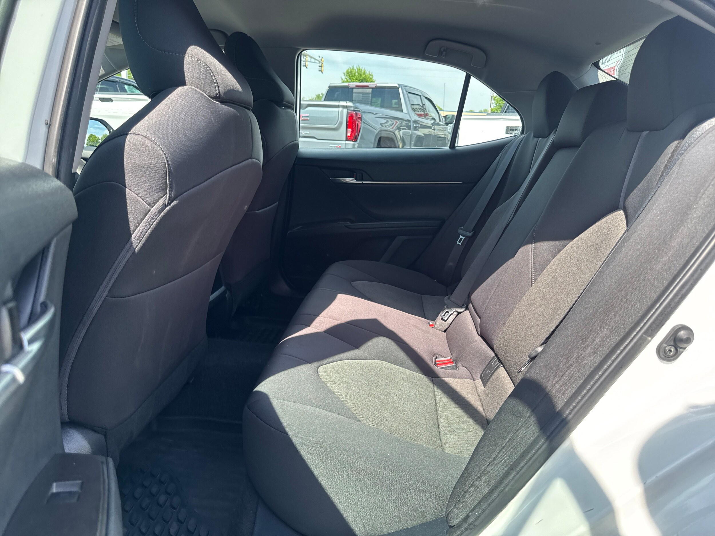 2022 Toyota Camry LE - Photo 30
