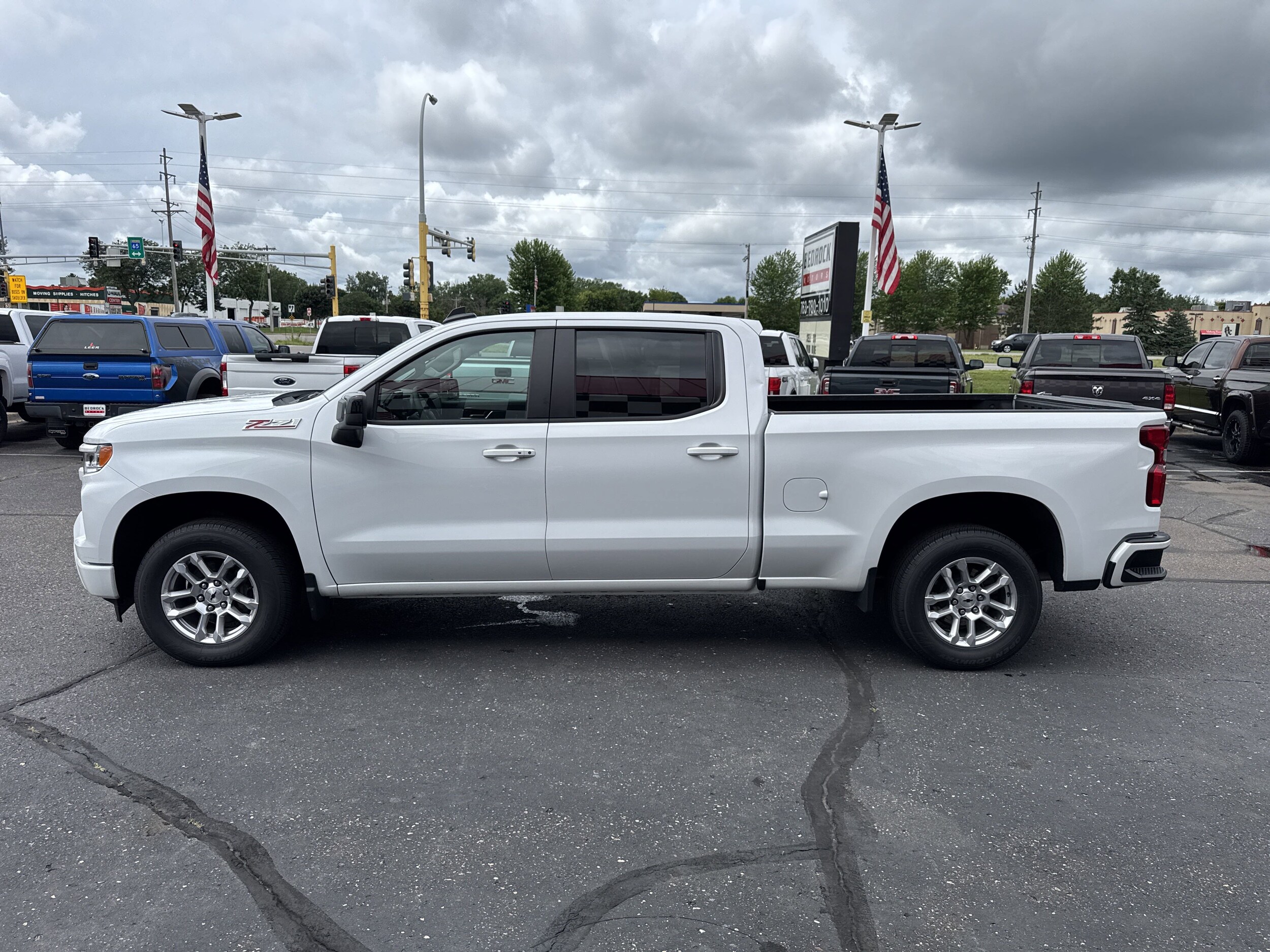 2023 Chevrolet Silverado 1500 RST photo 4