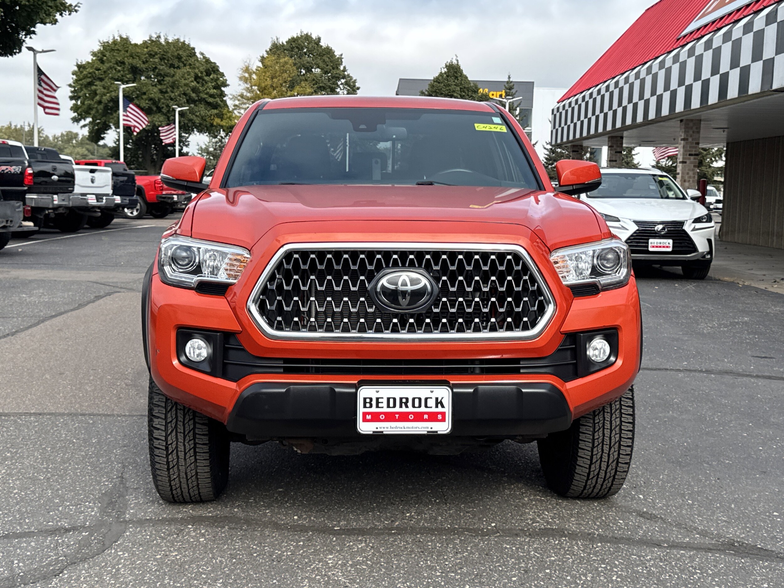 2018 Toyota Tacoma TRD V6 photo 2