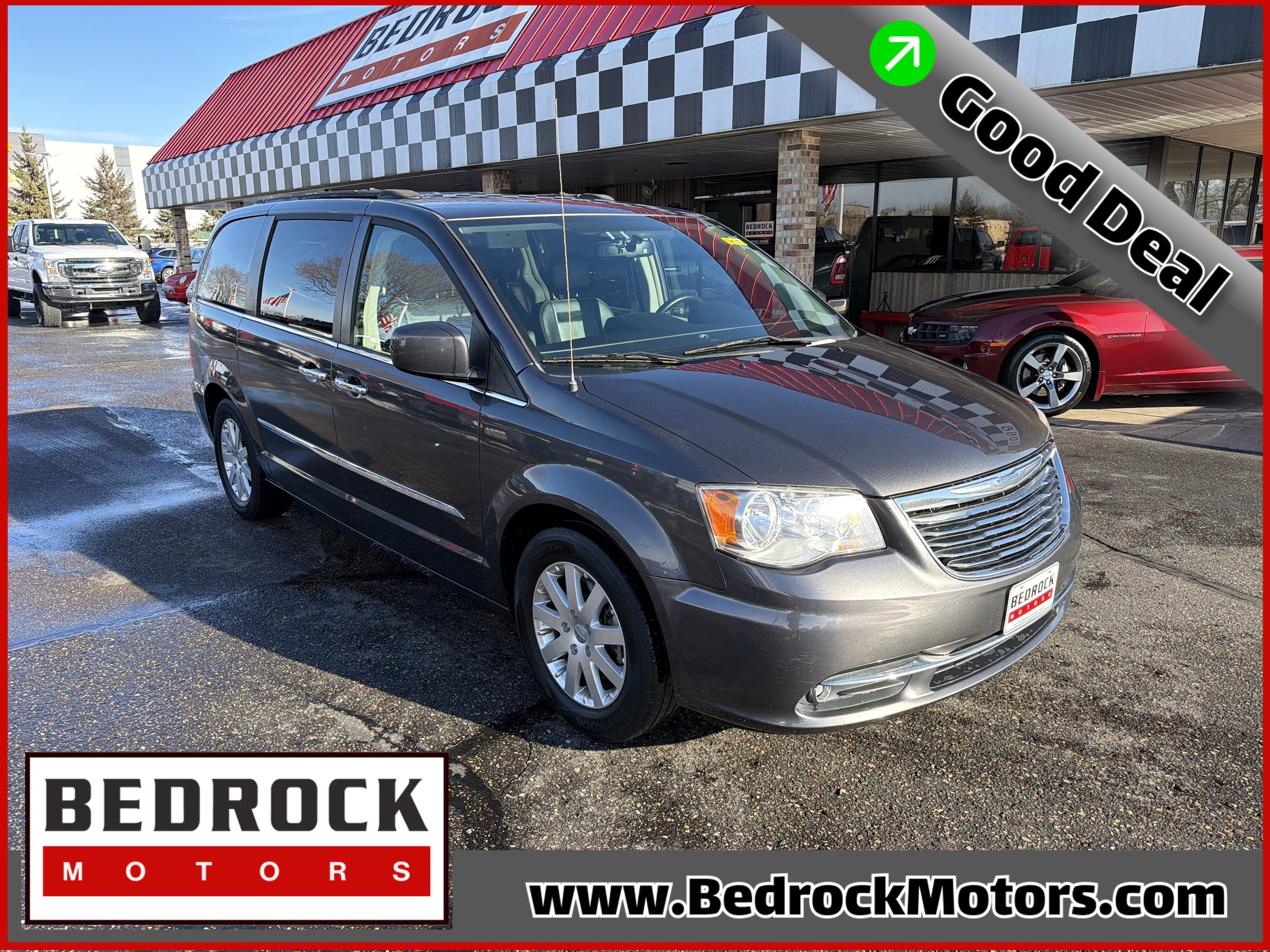 2015 Chrysler Town & Country Touring's photo