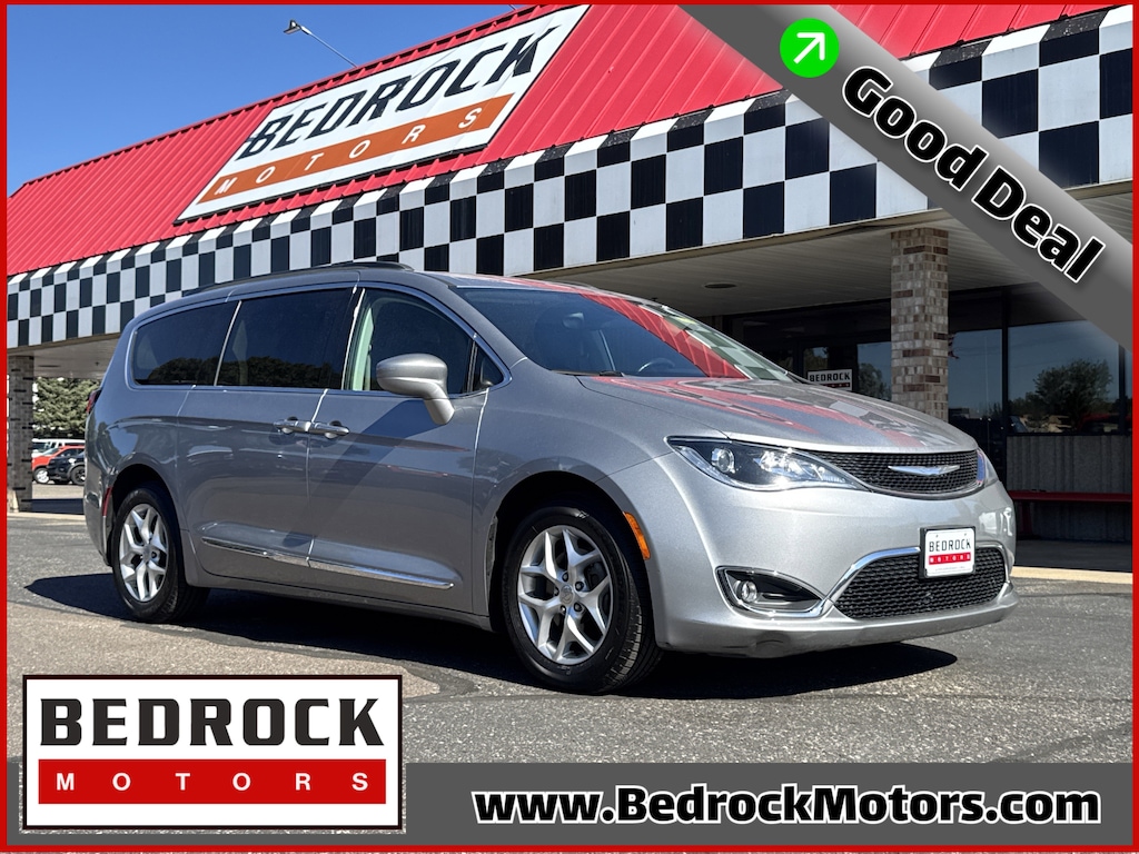 Used 2017 Chrysler Pacifica Touring-L Van
