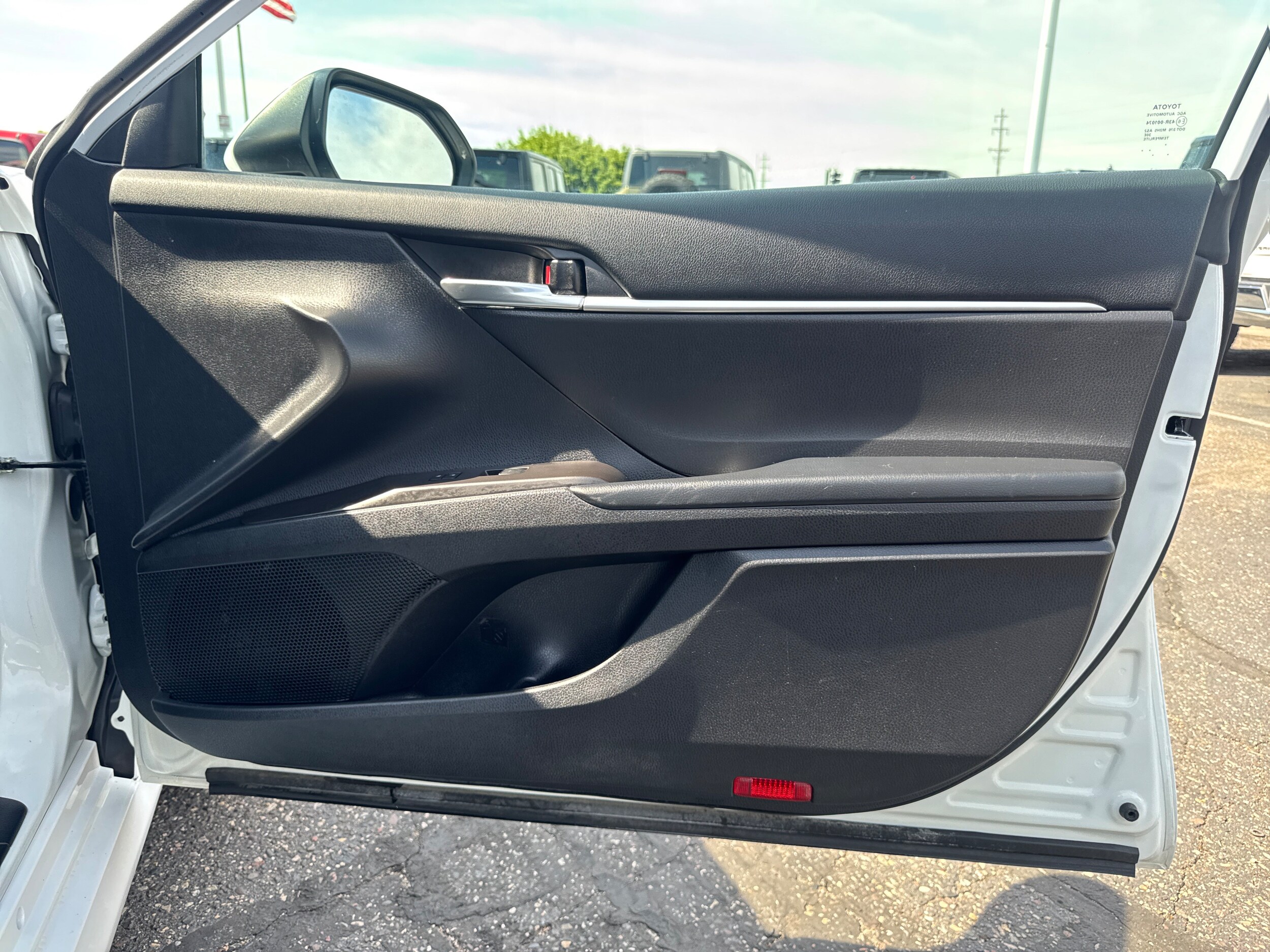 2022 Toyota Camry LE - Photo 25