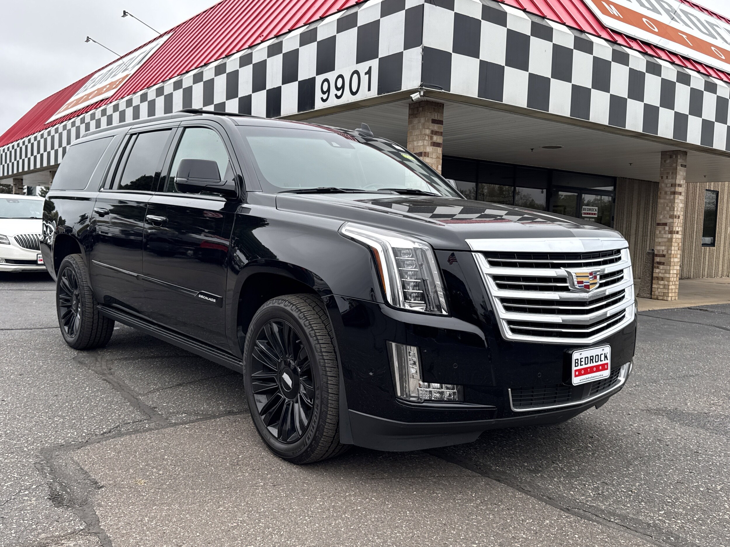 2020 Cadillac Escalade ESV Platinum photo 2