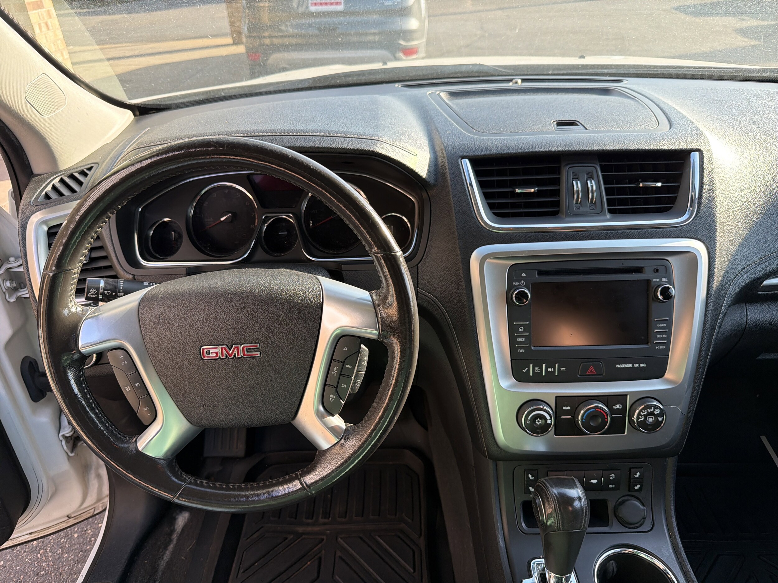2014 Gmc Acadia SLE photo 4