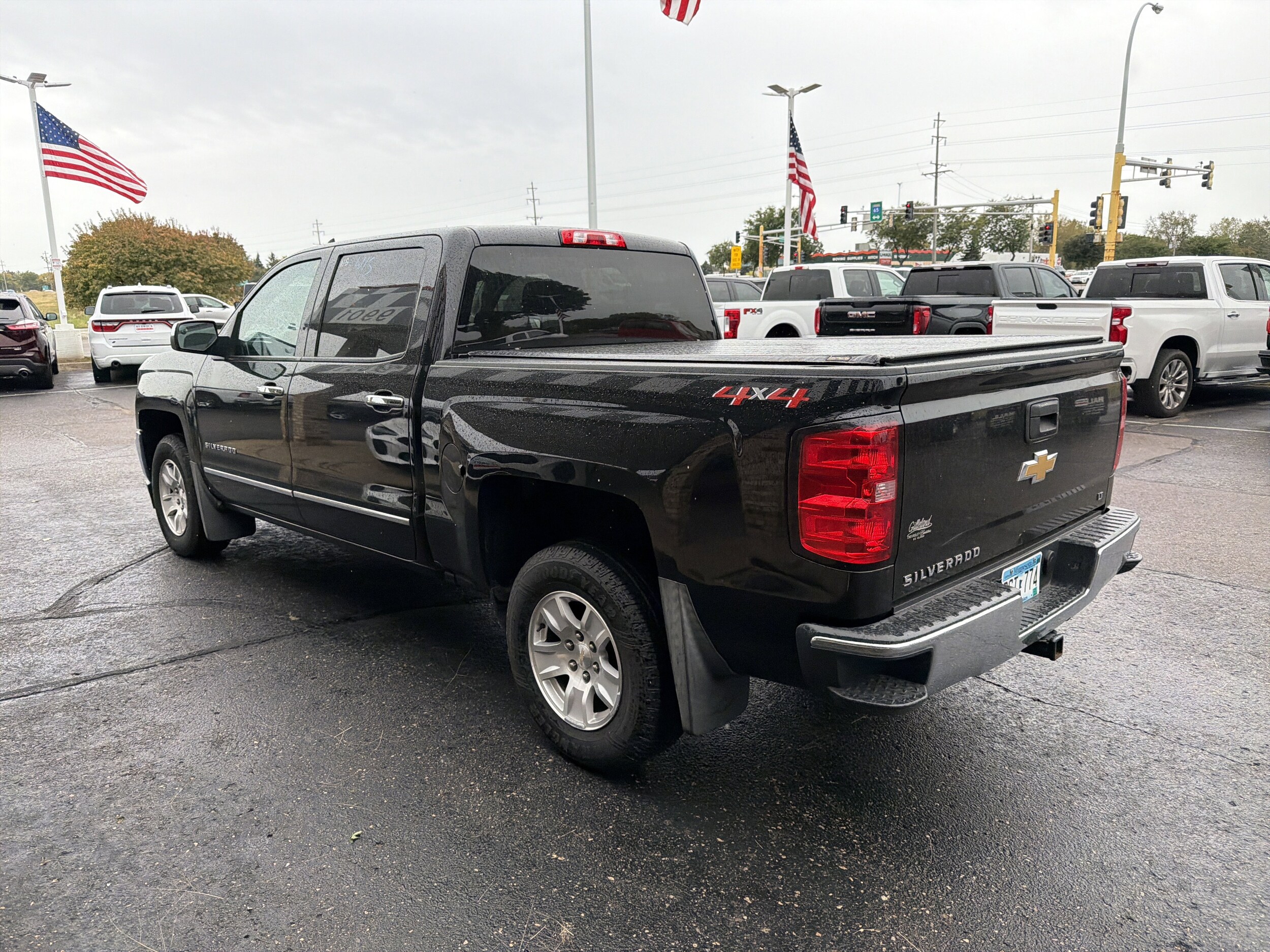 2018 Chevrolet Silverado 1500 photo 2