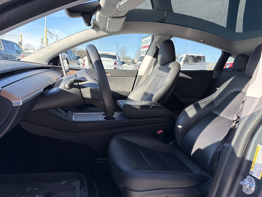 Used 2023 Tesla Model Y Long Range SUV