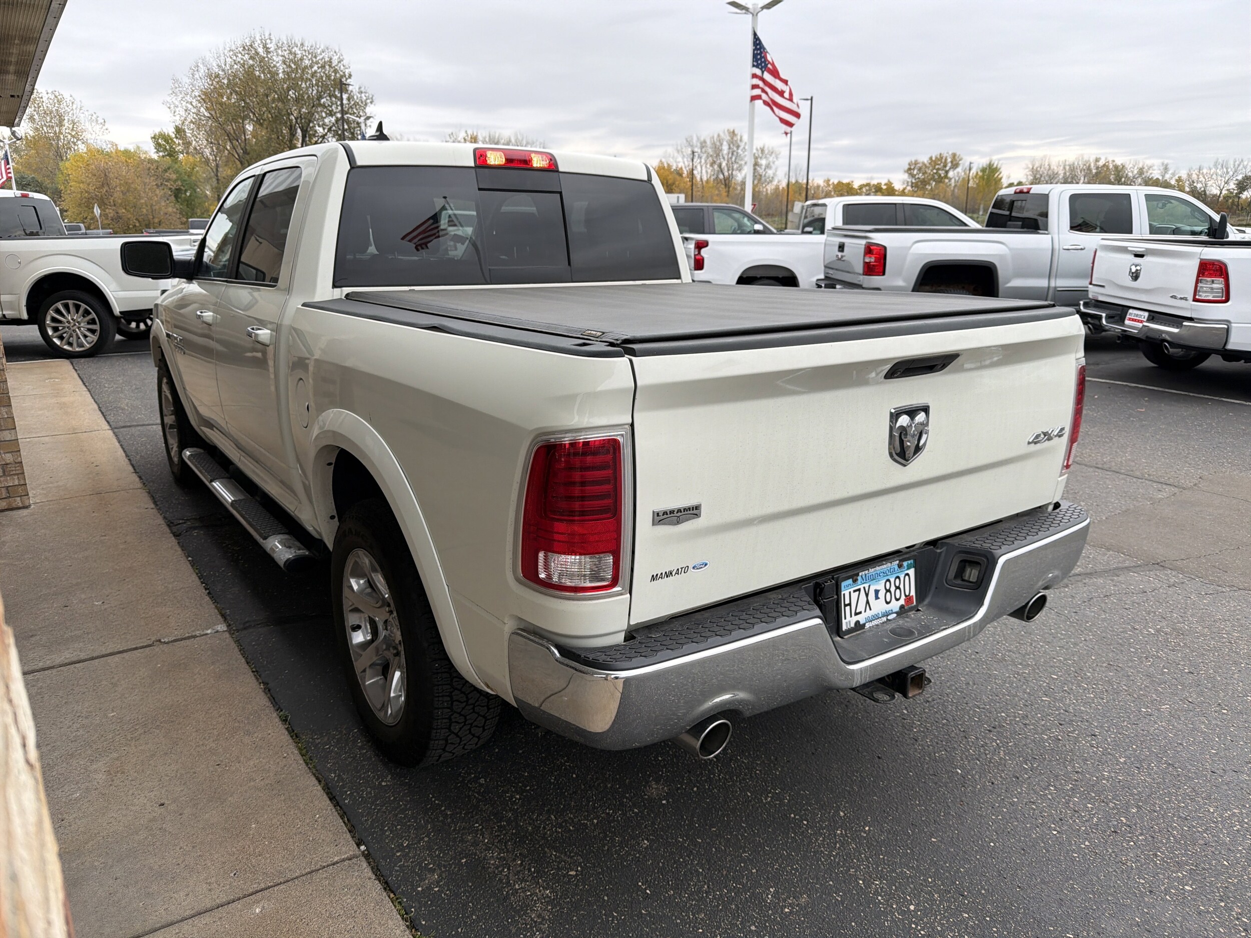 2018 Ram 1500 Laramie photo 2