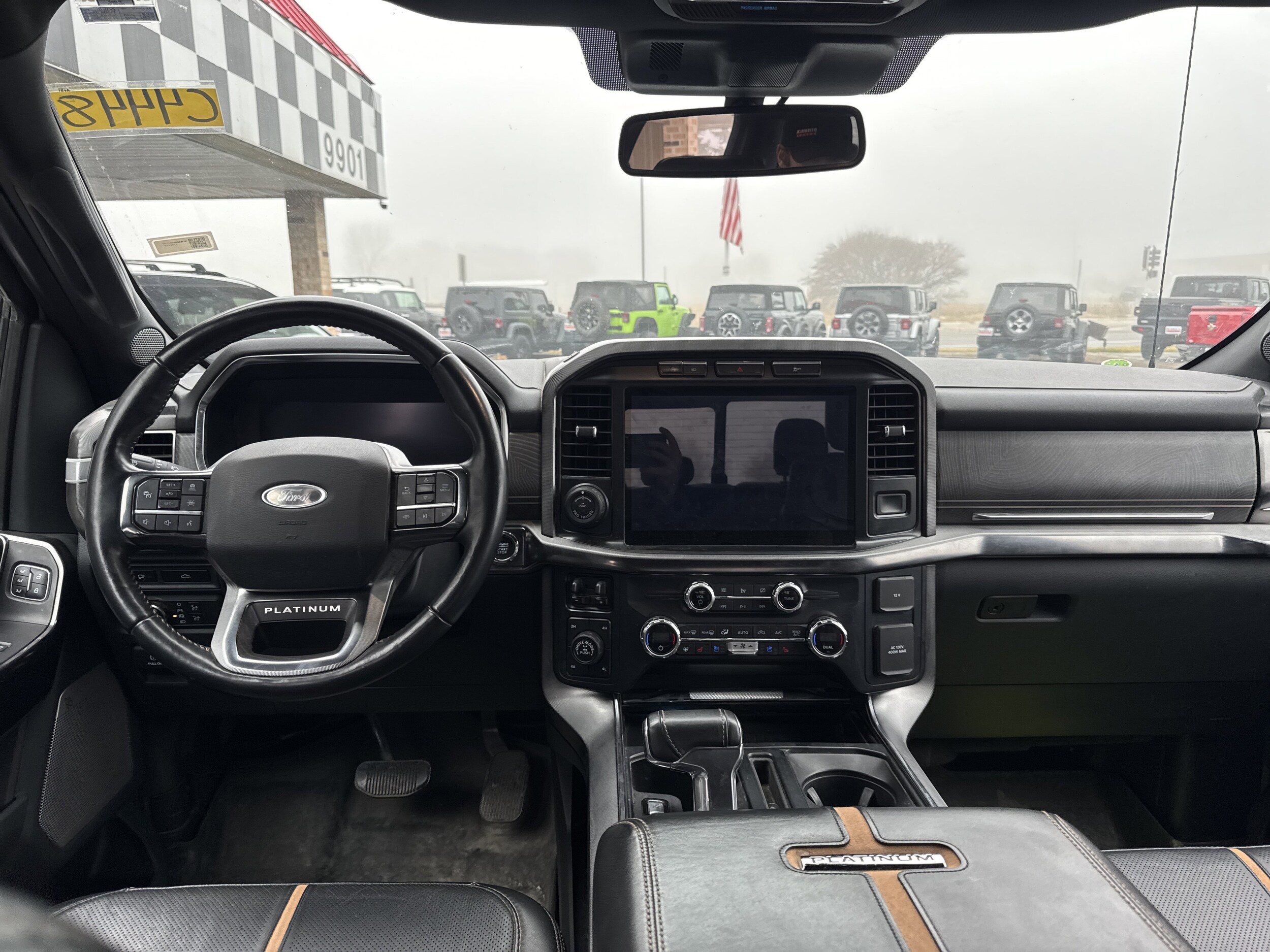 2021 Ford F-150 Platinum photo 2