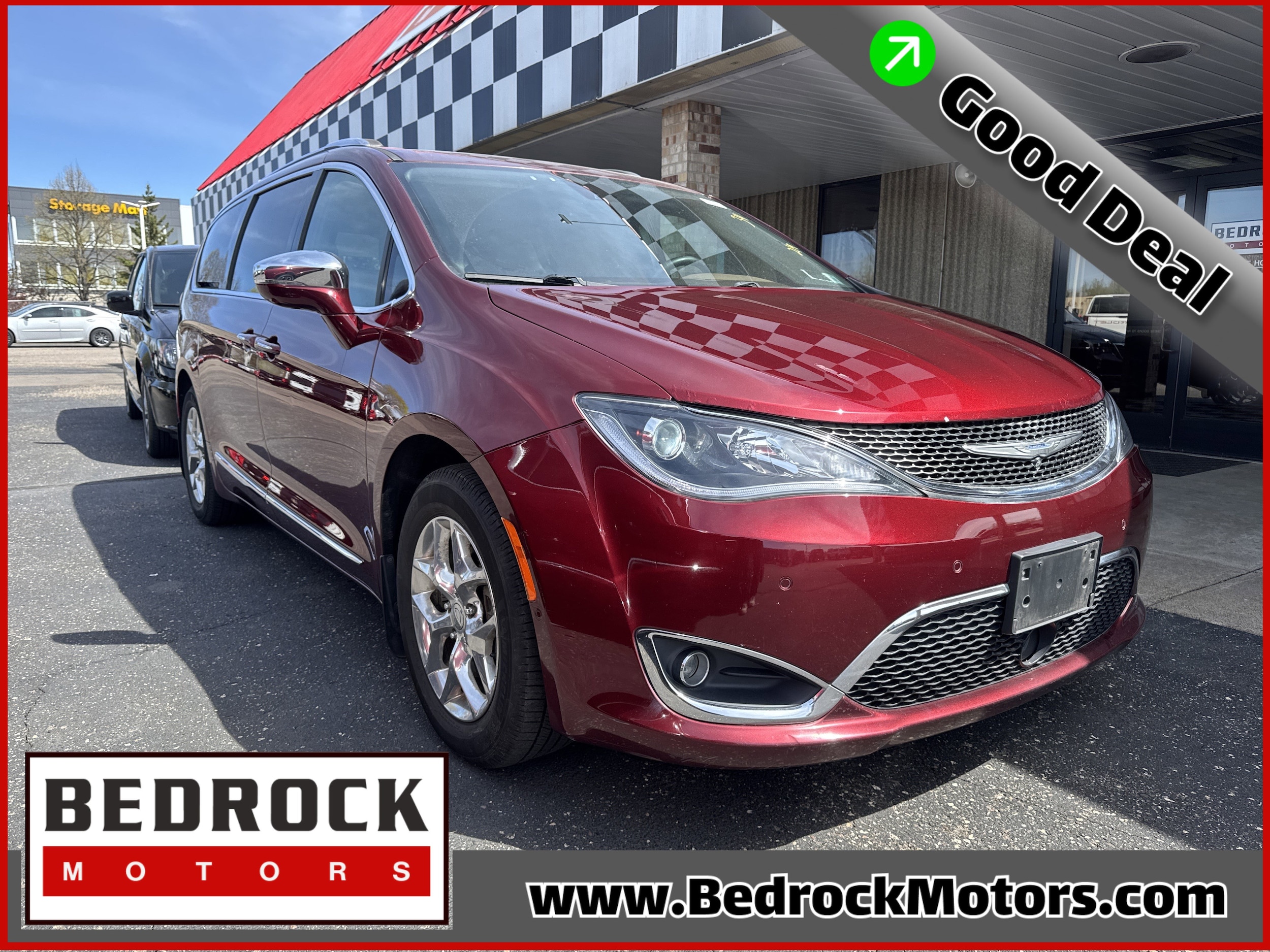 2017 Chrysler Pacifica Limited's photo