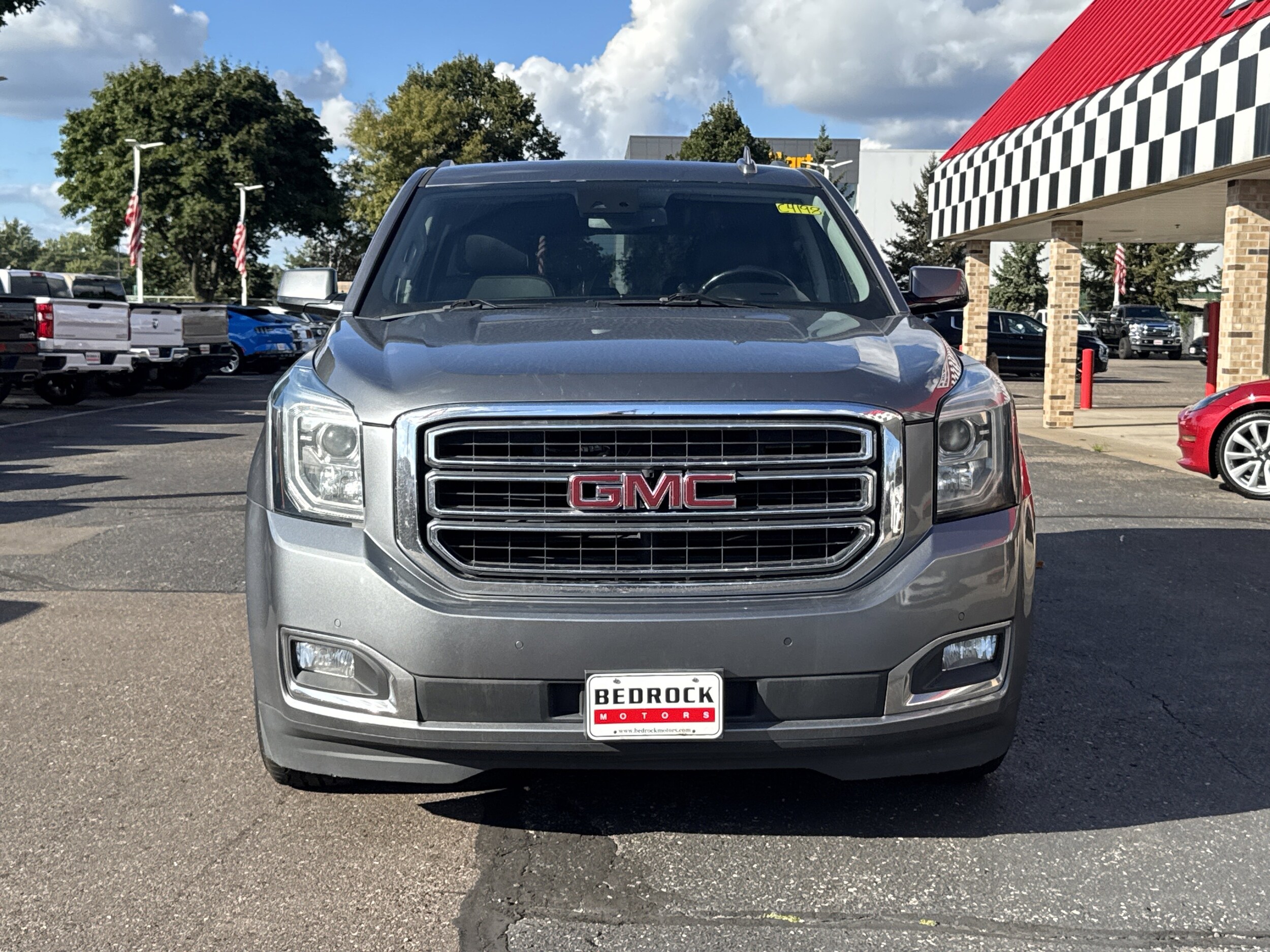 2019 Gmc Yukon SLT photo 2