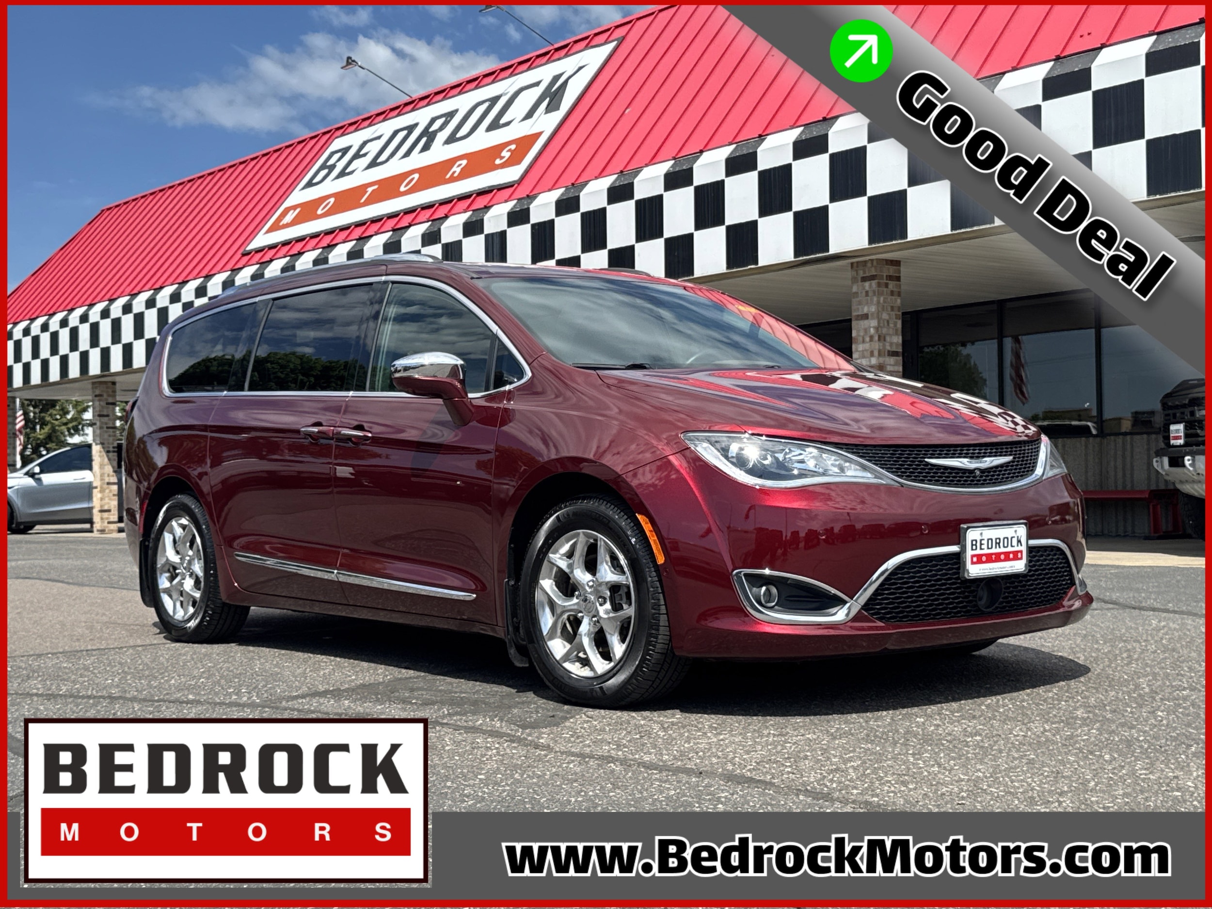 2017 Chrysler Pacifica Limited's photo