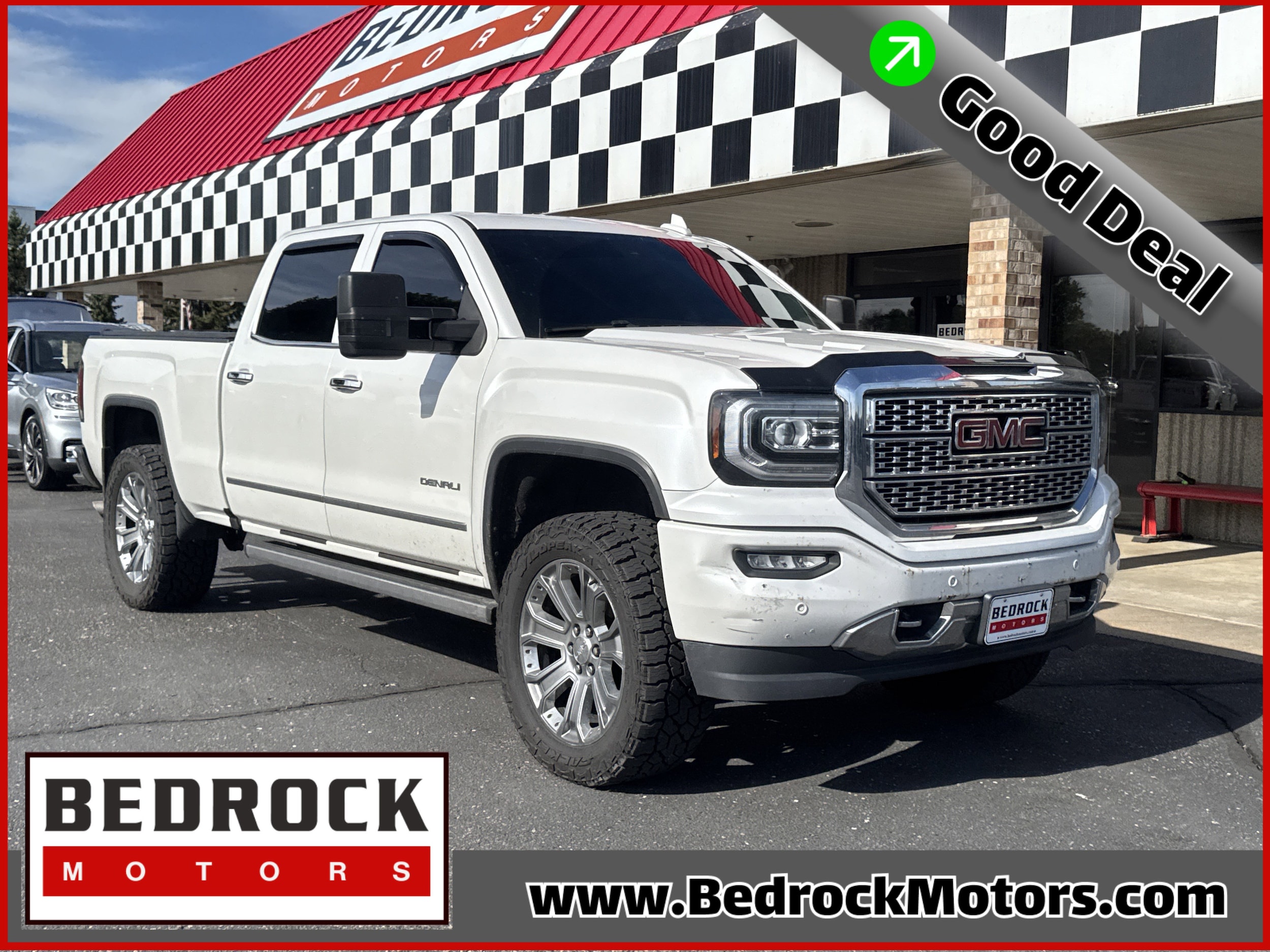 2017 GMC Sierra Denali 4x4 Crew Cab Short Box's photo