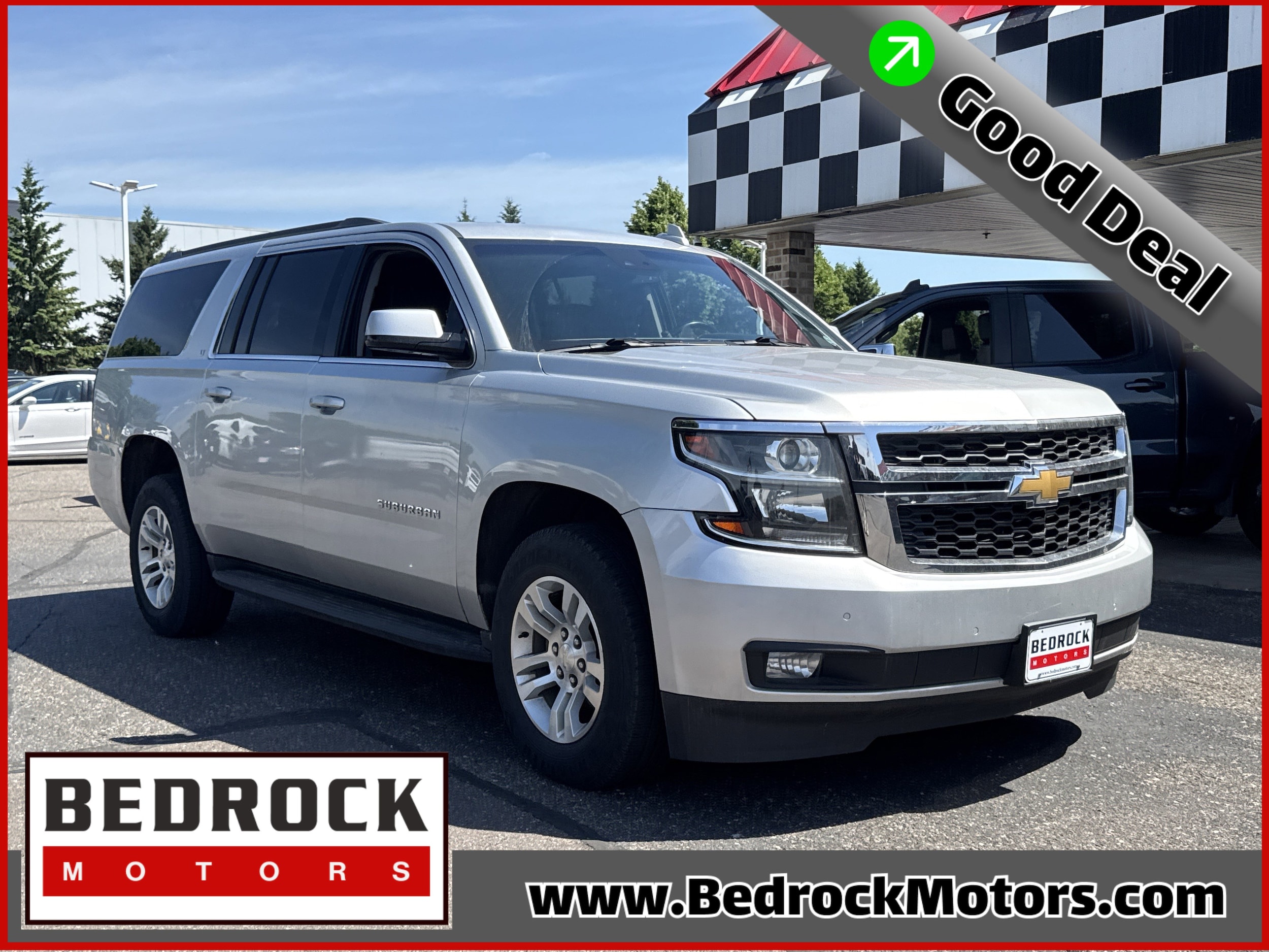 2019 Chevrolet Suburban 4WD 1500 LT's photo