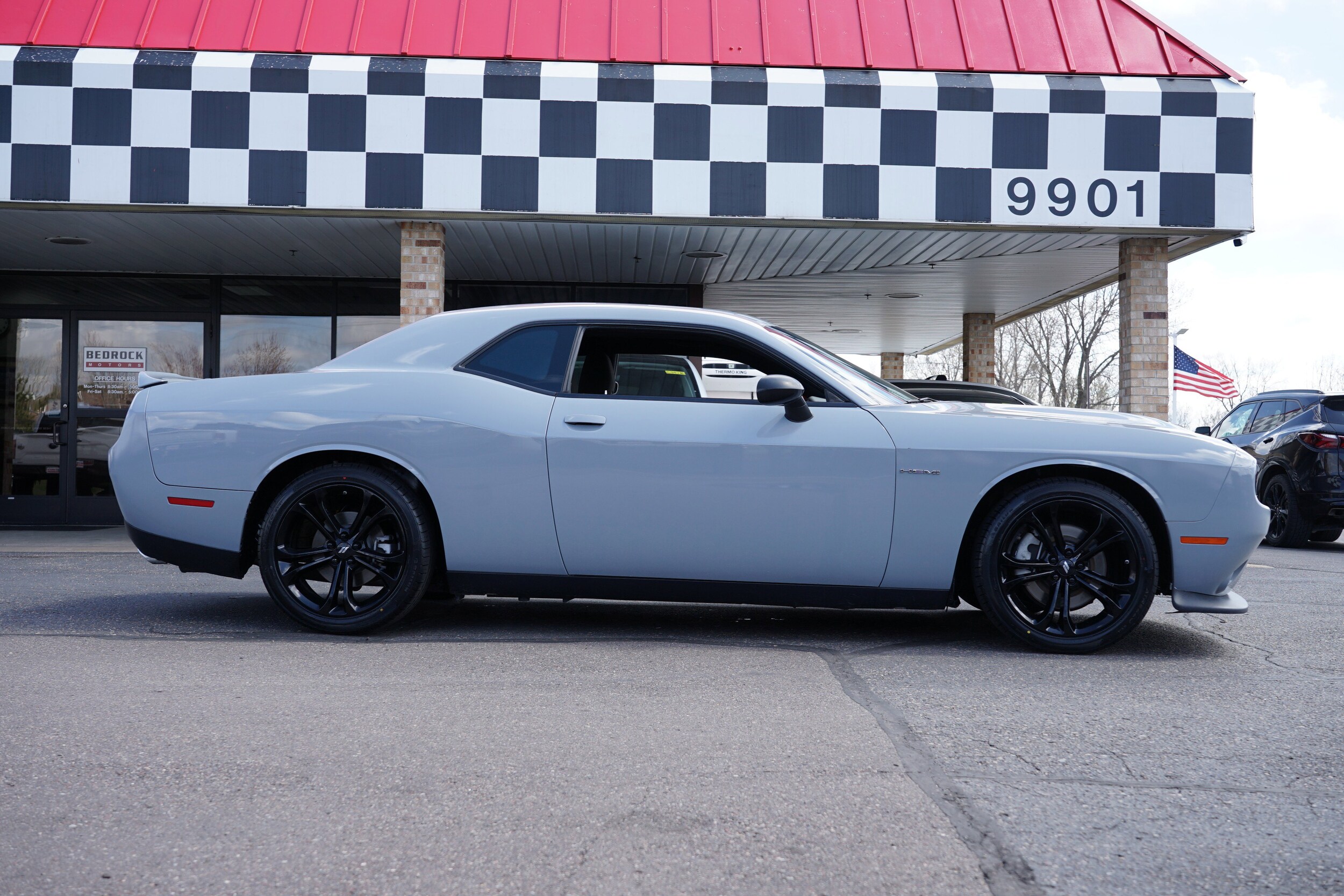 2022 Dodge Challenger R/T photo 2