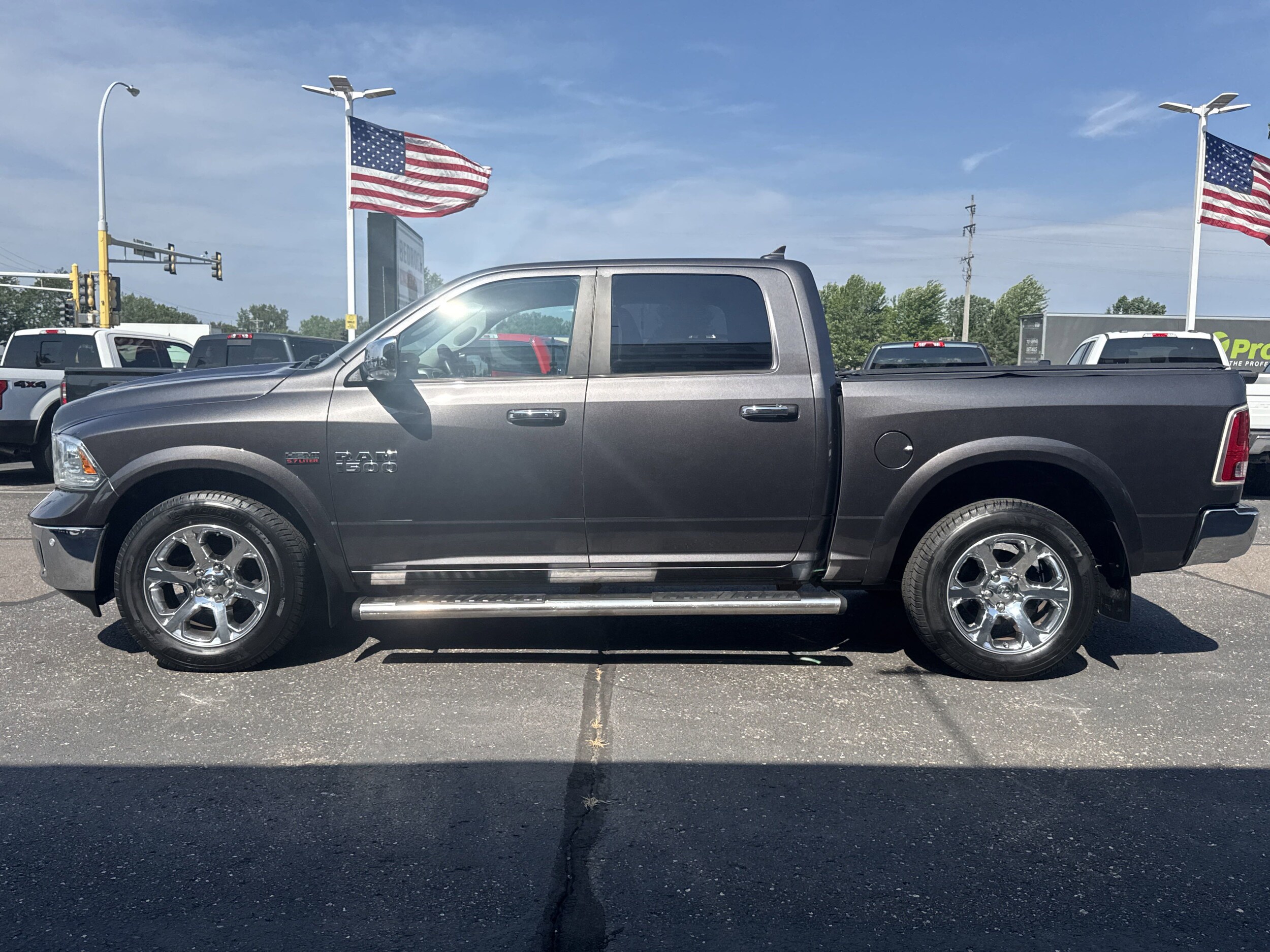 2016 Ram 1500 Laramie photo 4