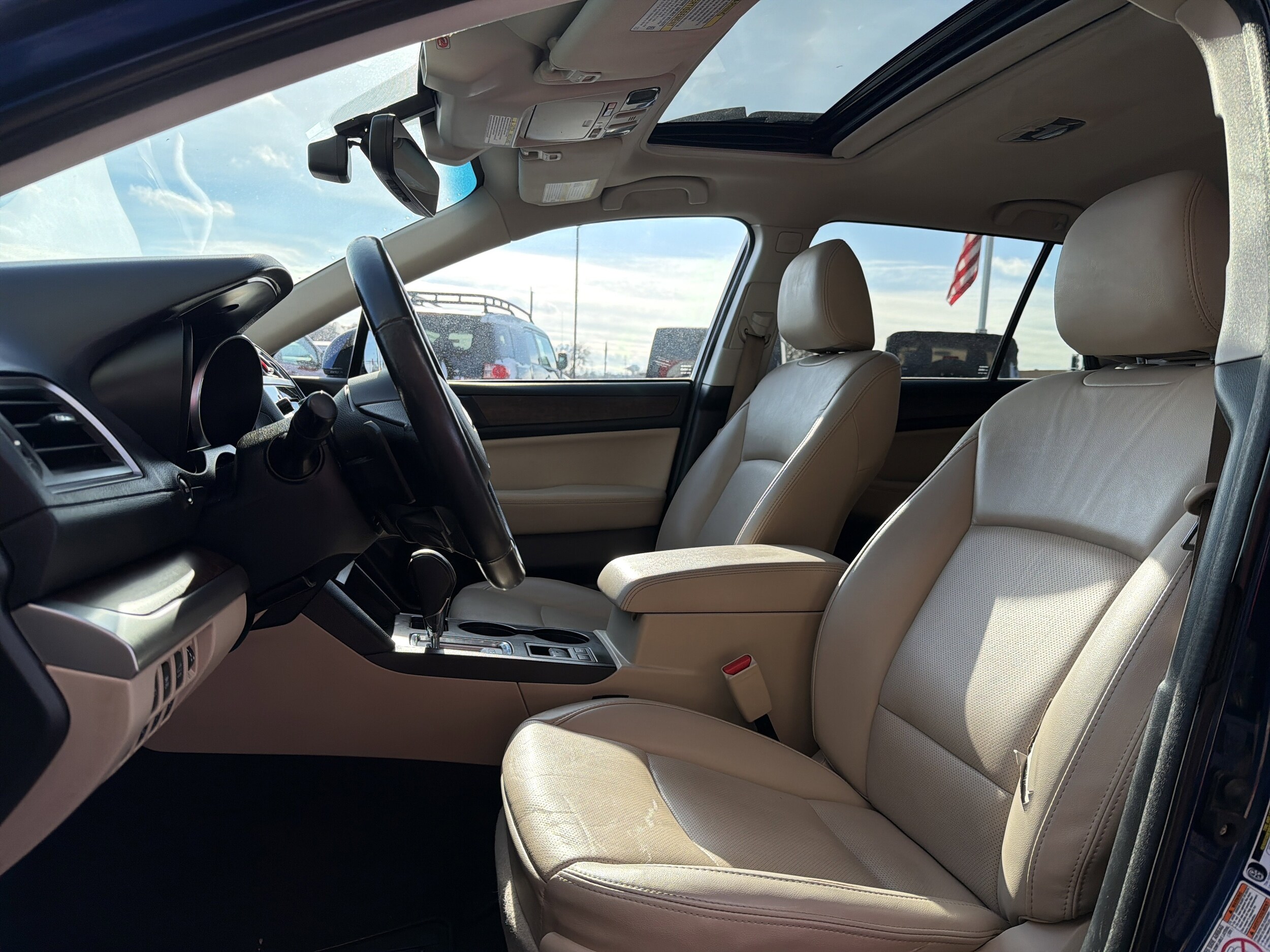 2017 Subaru Outback 2.5i Limited photo 3