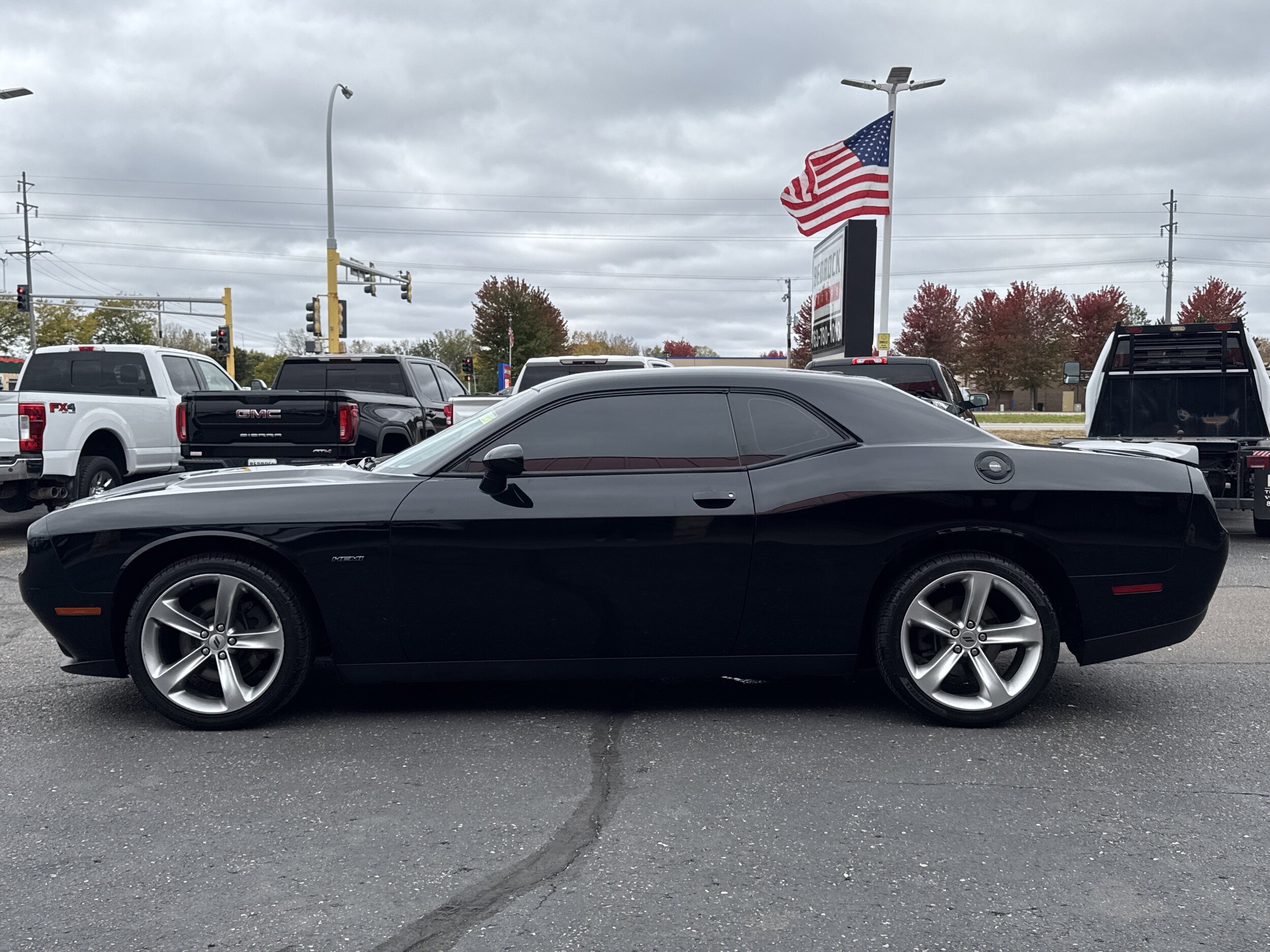 2018 Dodge Challenger R/T photo 3