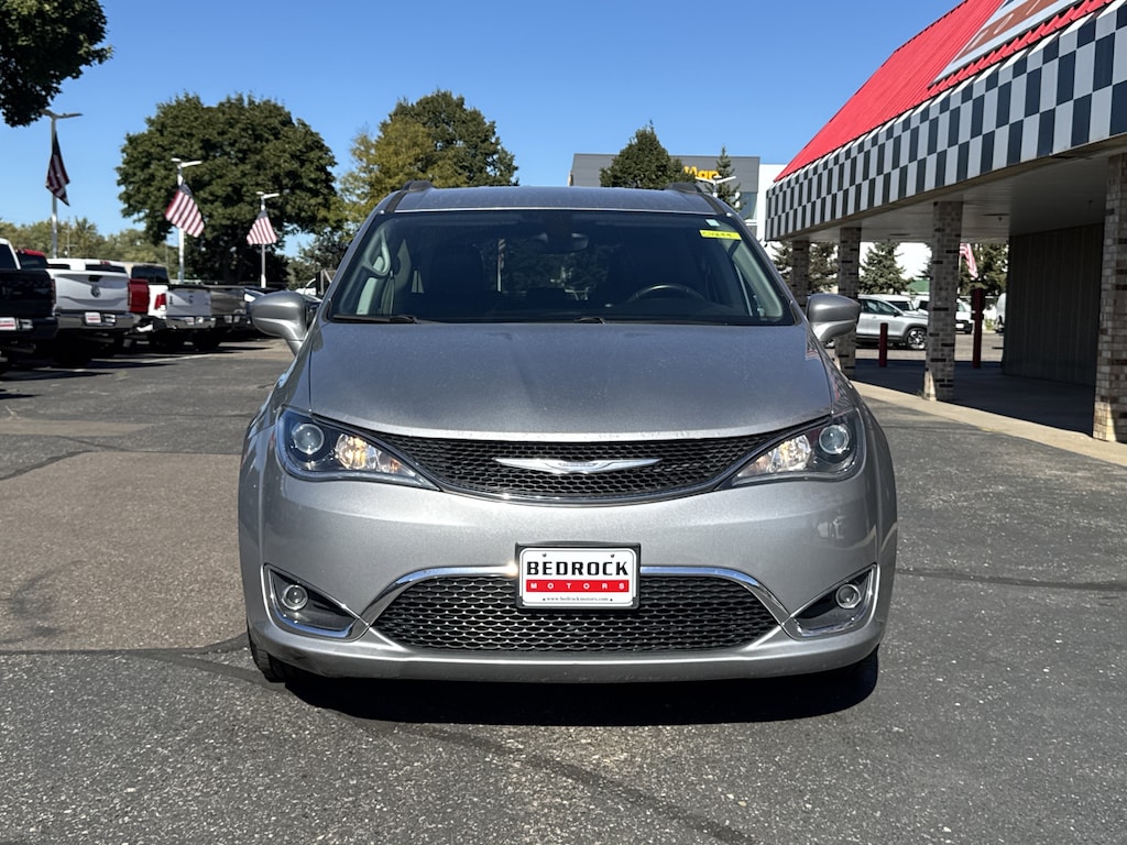 Used 2017 Chrysler Pacifica Touring-L Van