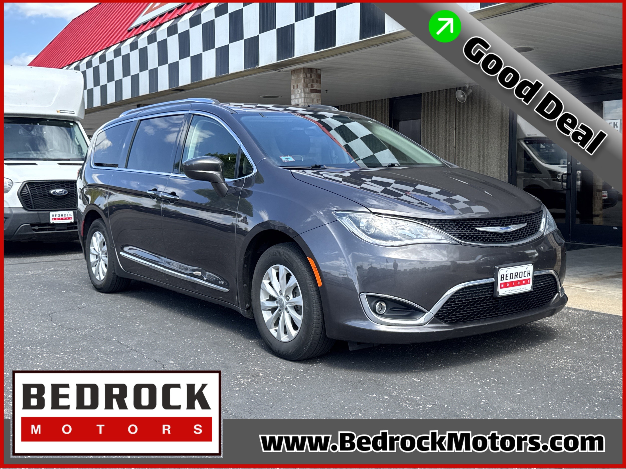 2018 Chrysler Pacifica Touring L's photo
