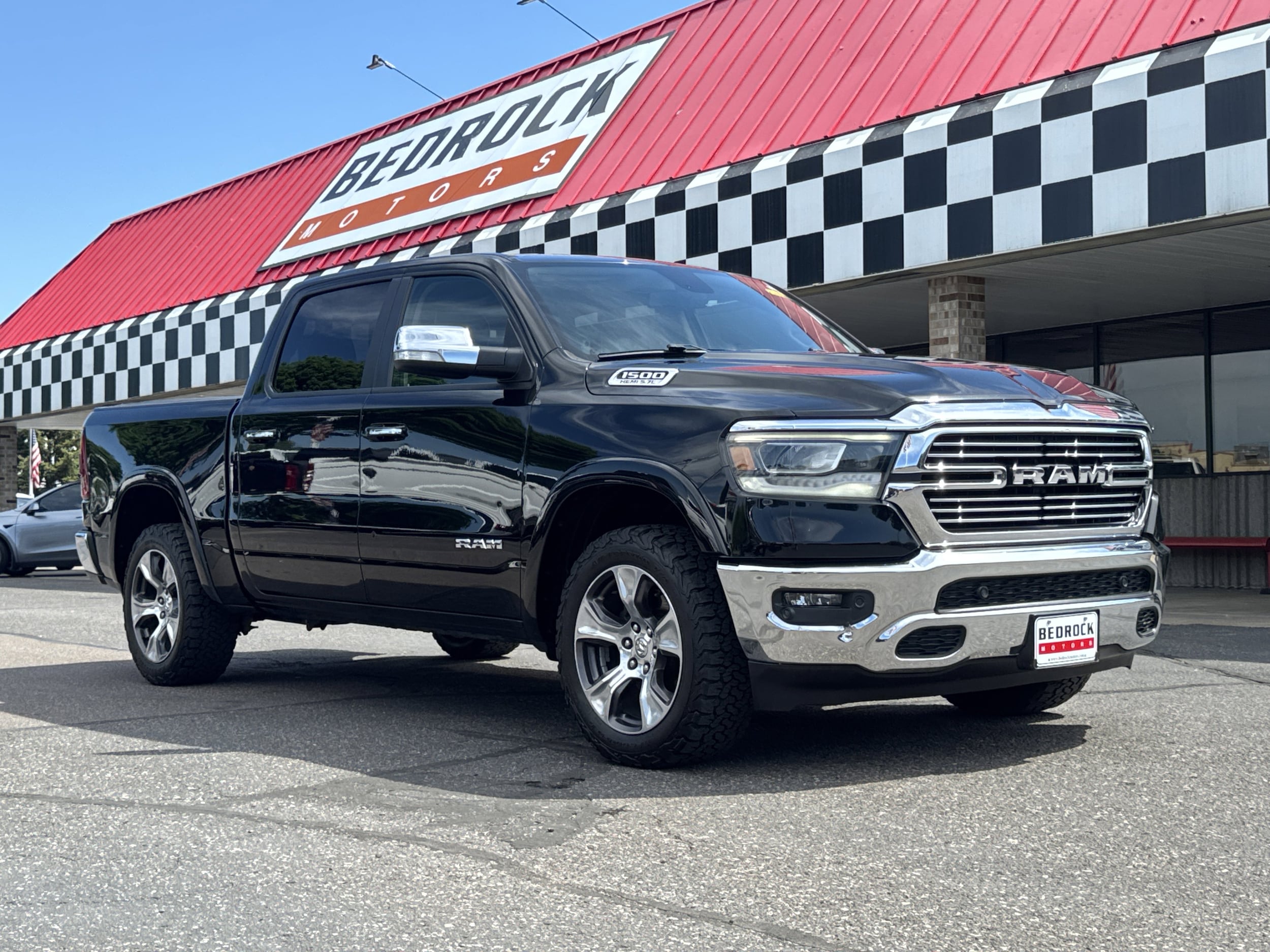 2019 RAM 1500 Laramie 4x4 Crew Cab 5'7's photo