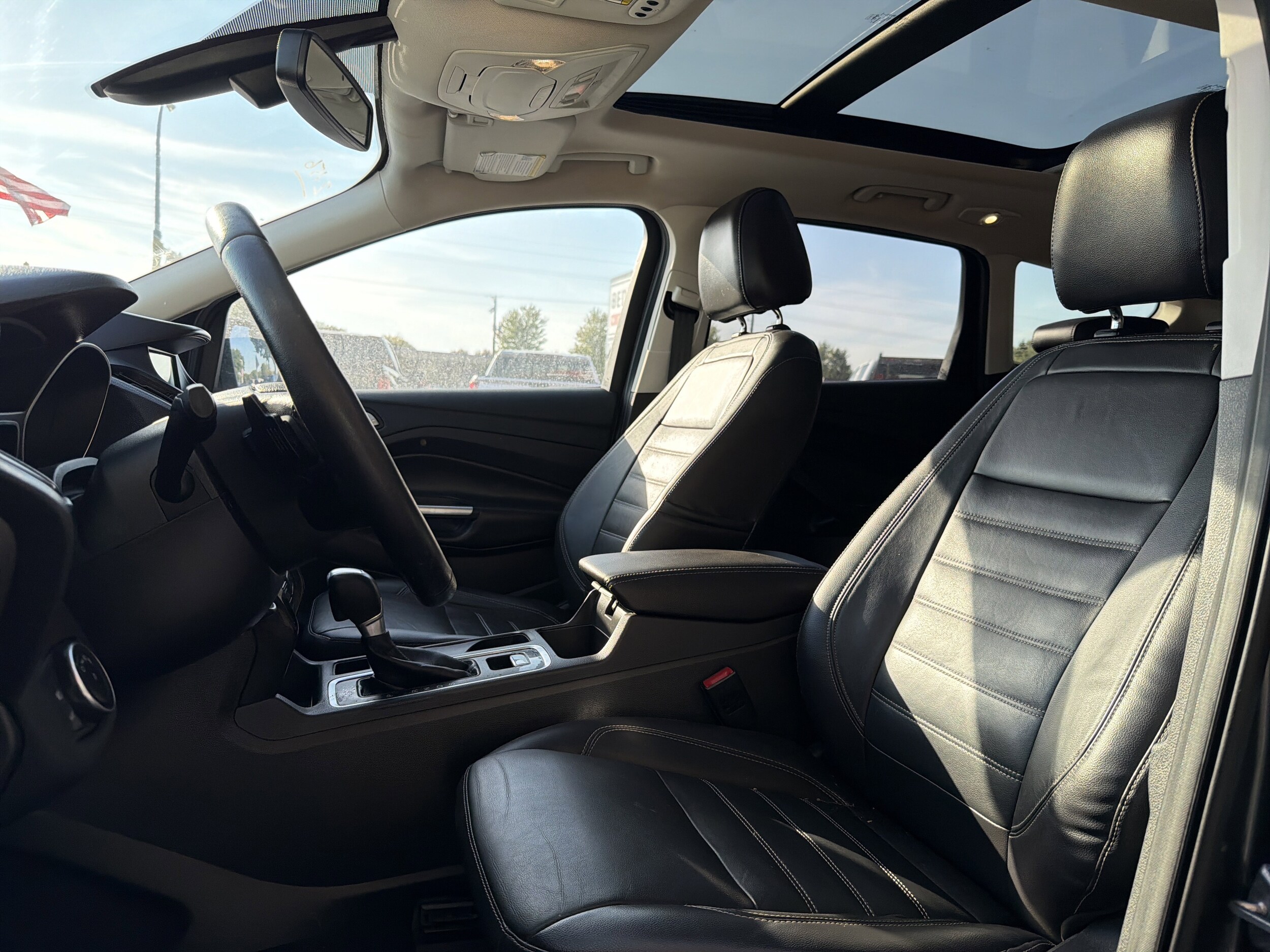 2017 Ford Escape Titanium photo 3