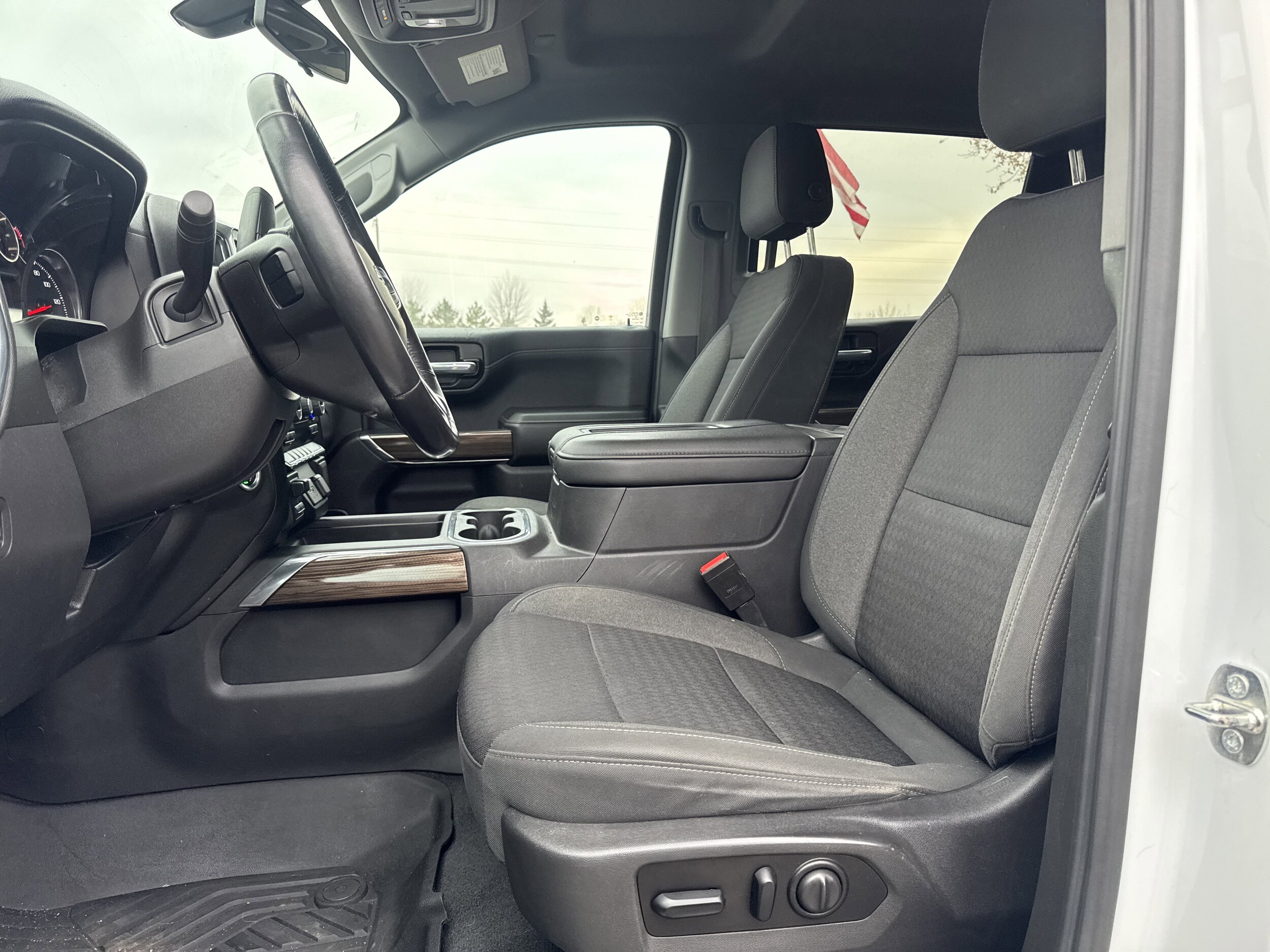 2021 Chevrolet Silverado 1500 LT Trail Boss photo 3