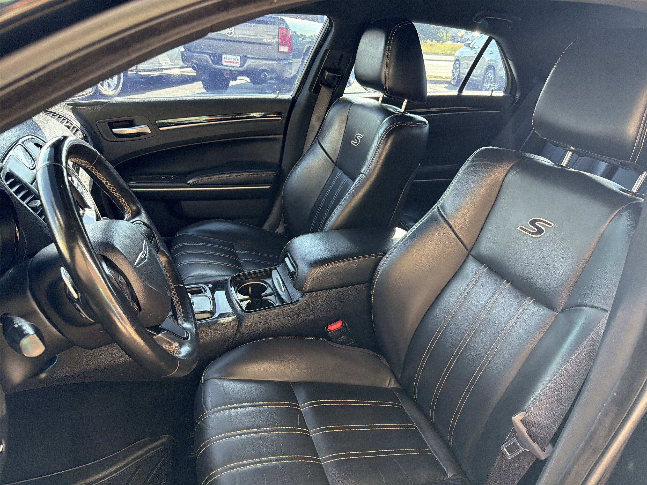 2019 Chrysler 300 S photo 3