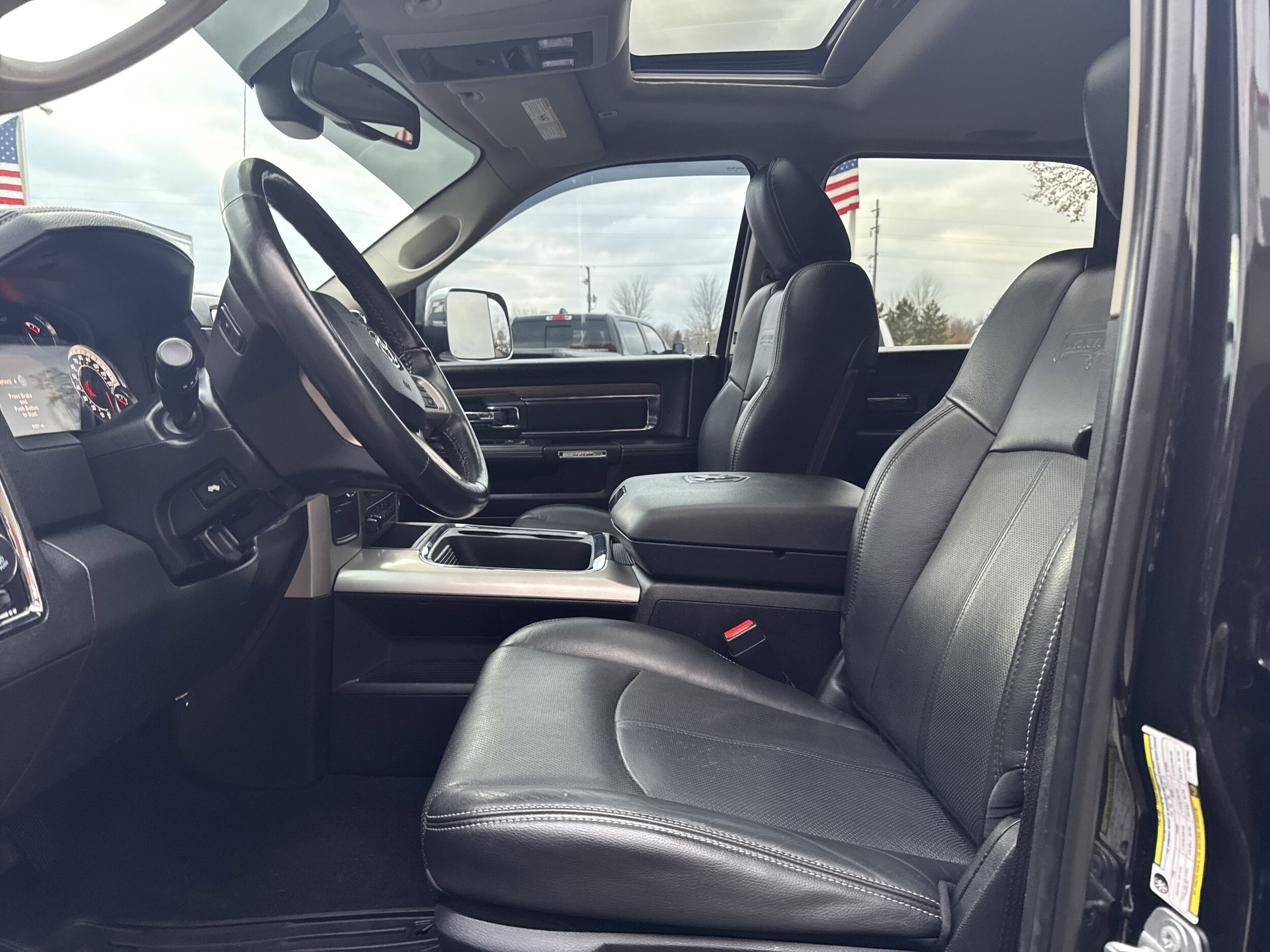 2018 Ram 2500 Laramie photo 3